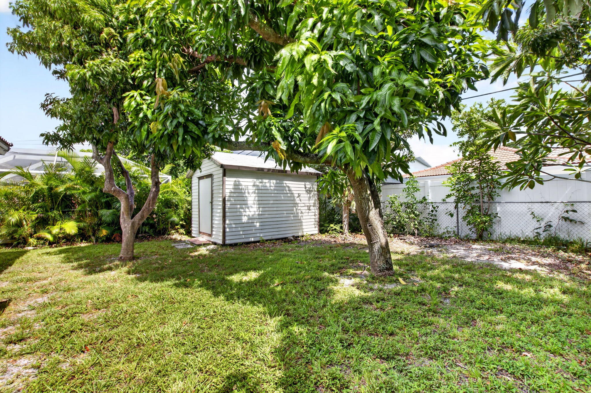 BOCA RATON SQUARE UNIT 1 - Residential