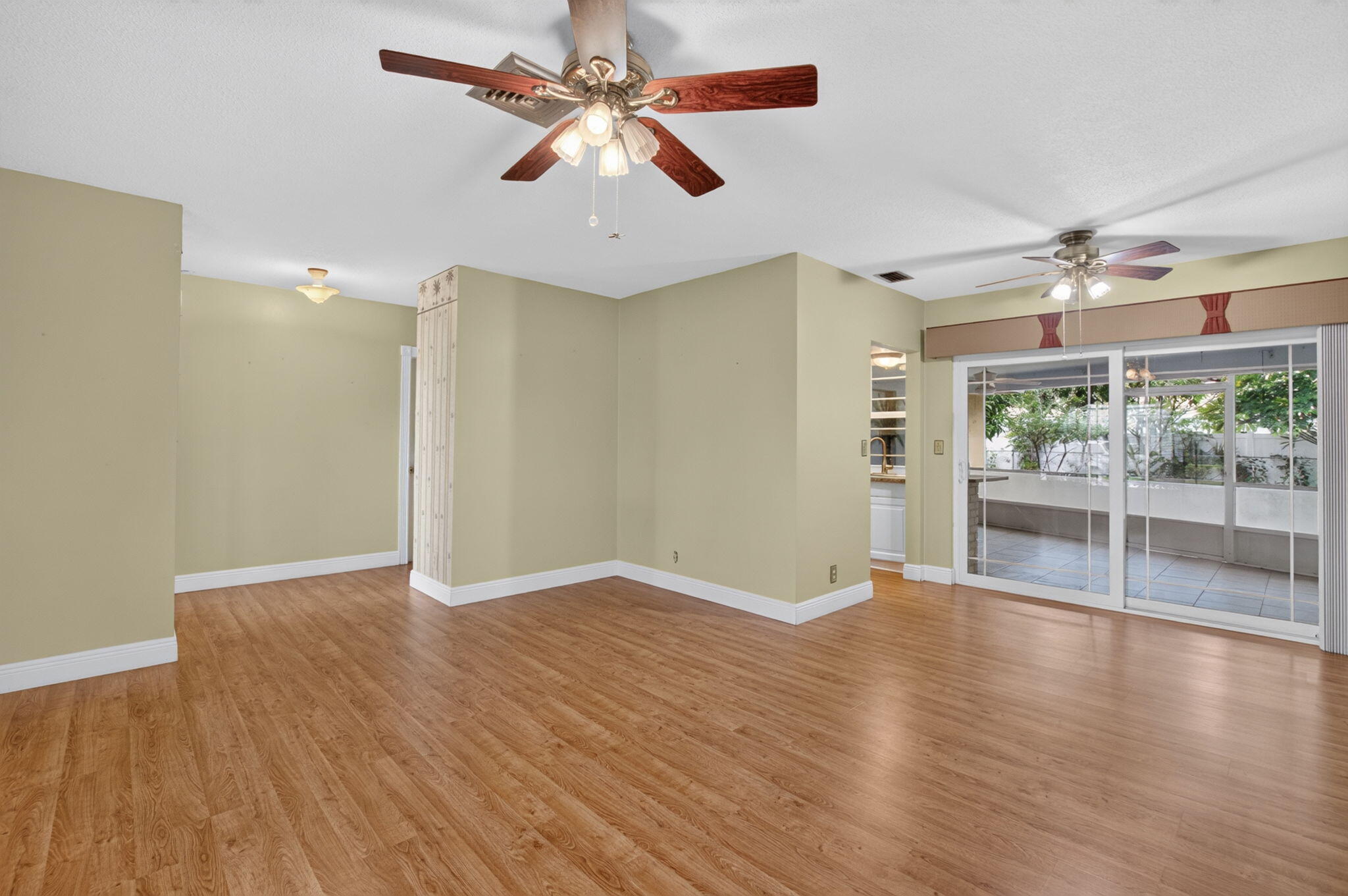 BOCA RATON SQUARE UNIT 1 - Residential