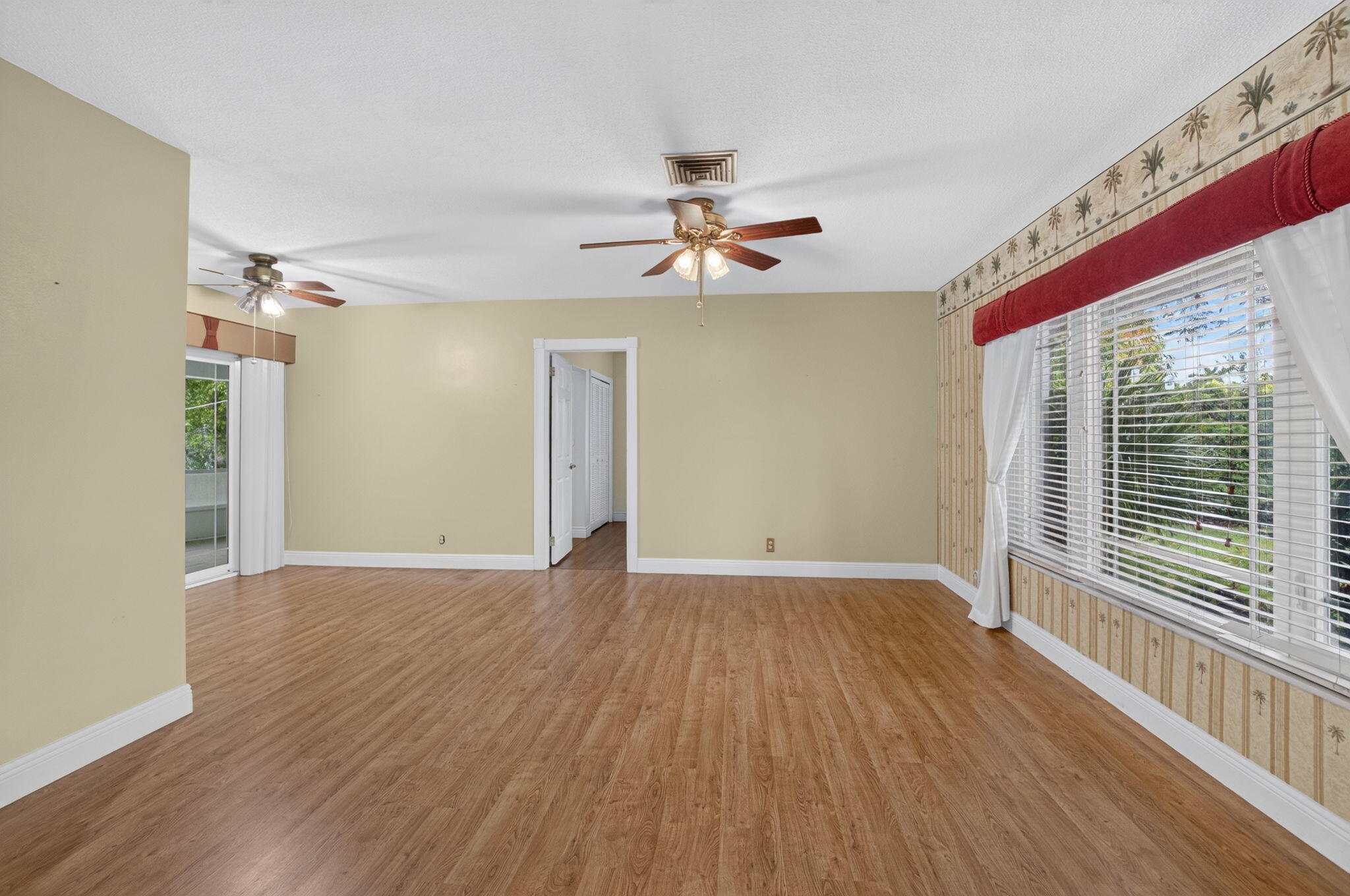 BOCA RATON SQUARE UNIT 1 - Residential