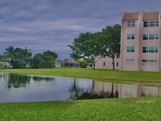 SUNRISE LAKES PHASE IV - Residential