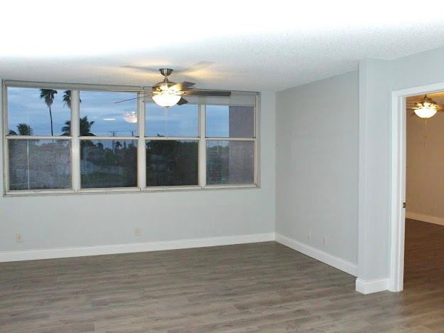 SUNRISE LAKES PHASE IV - Residential