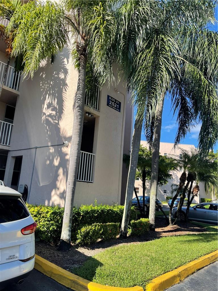 SUNRISE LAKES PHASE IV - Residential