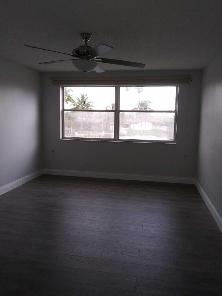 SUNRISE LAKES PHASE IV - Residential
