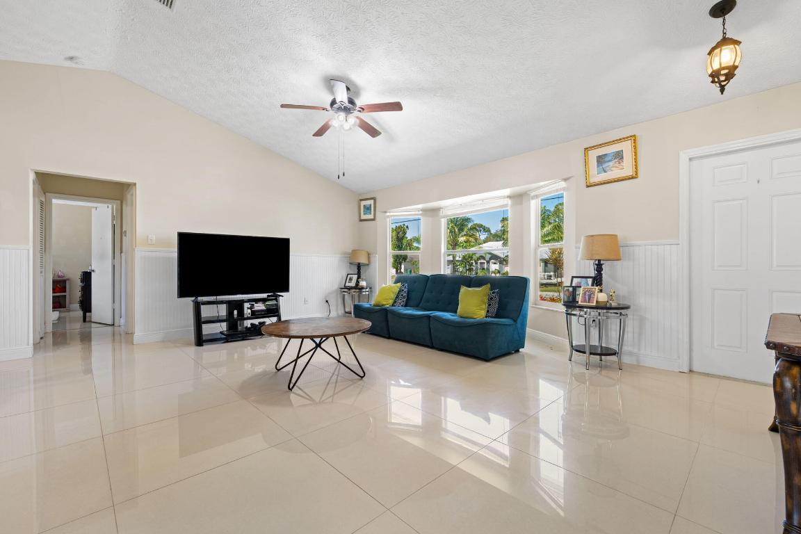 PORT ST LUCIE SECTION 10 - Residential