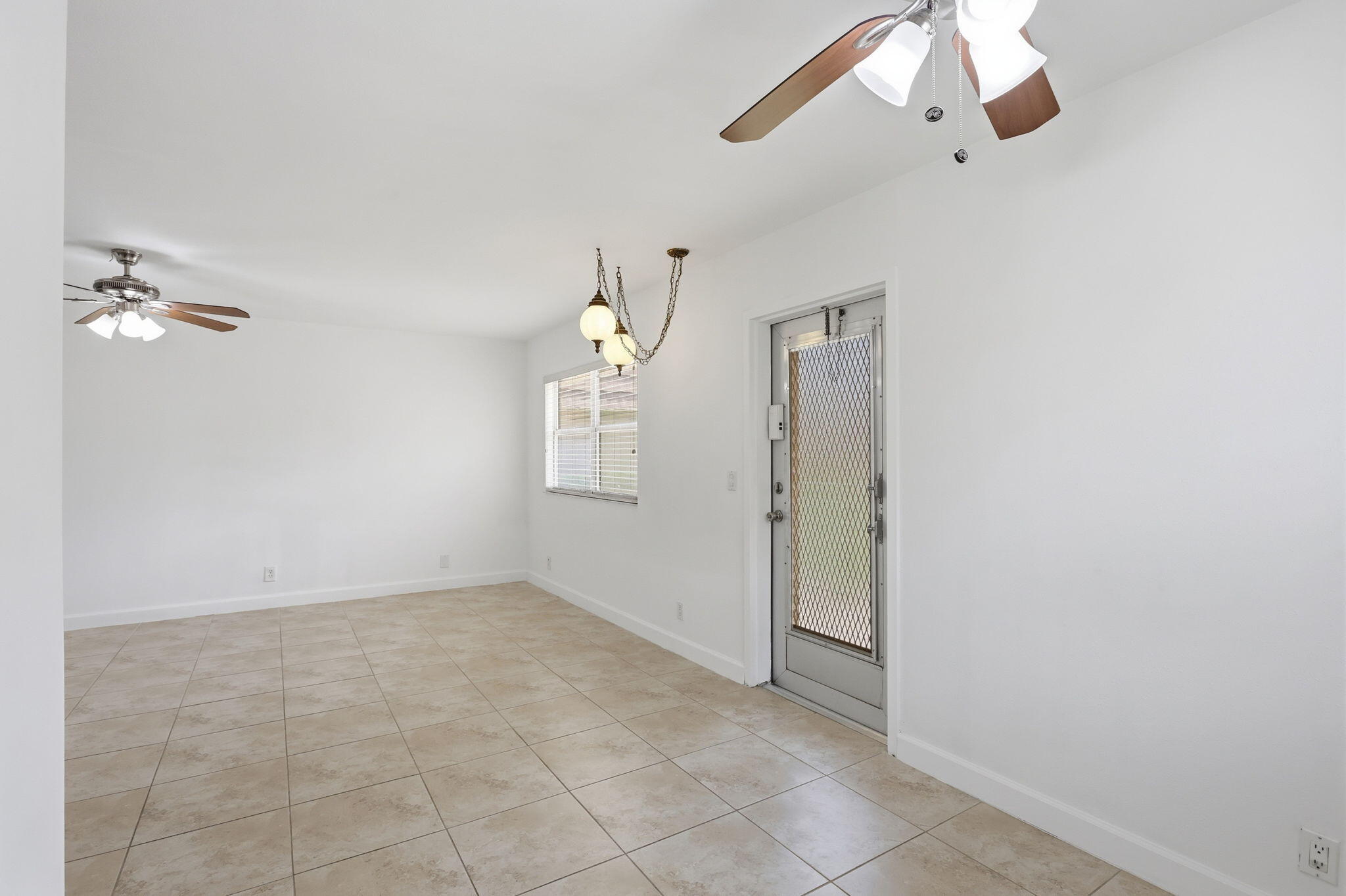 KINGS POINT SEVILLE CONDOS - Residential