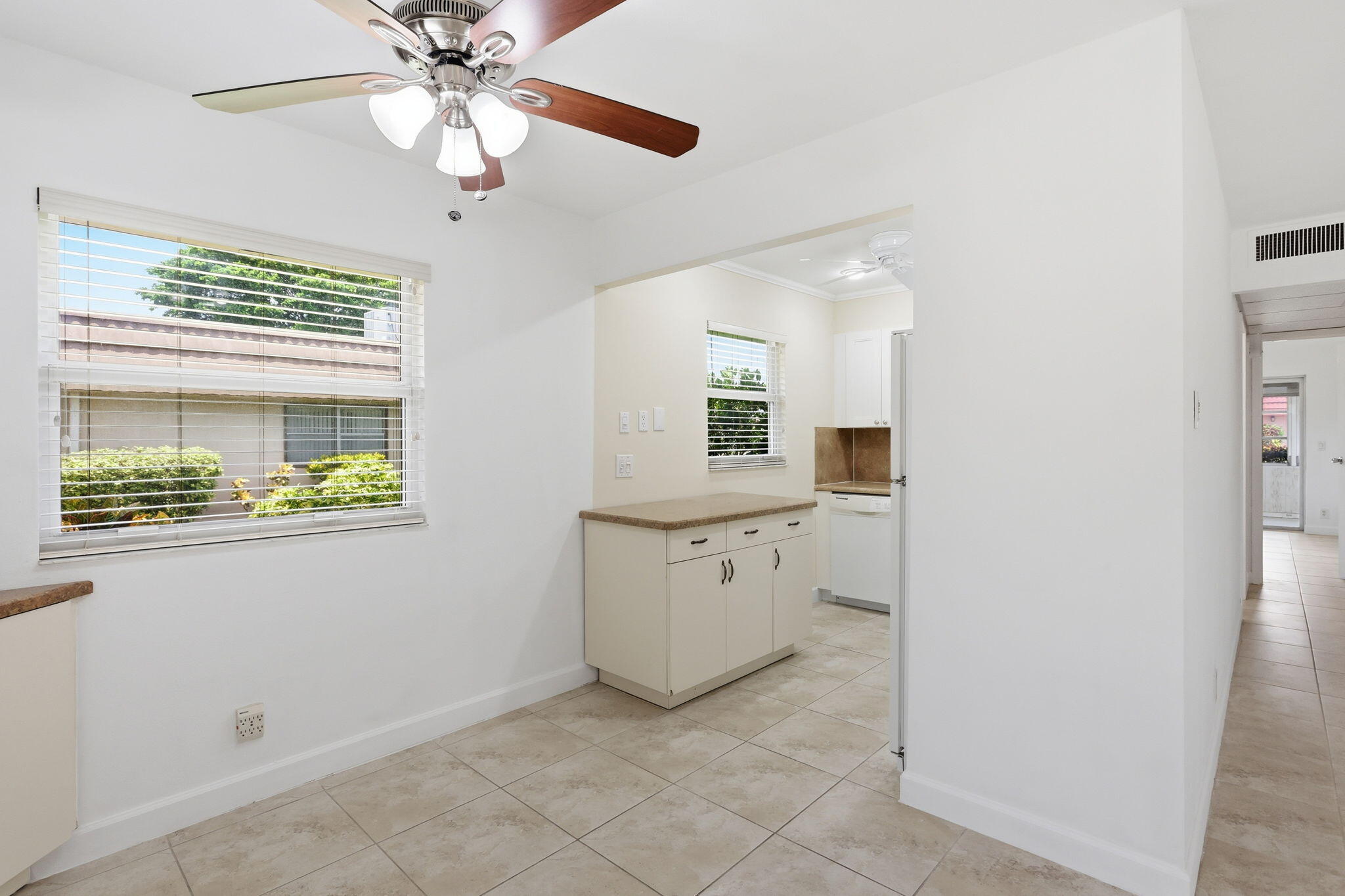 KINGS POINT SEVILLE CONDOS - Residential
