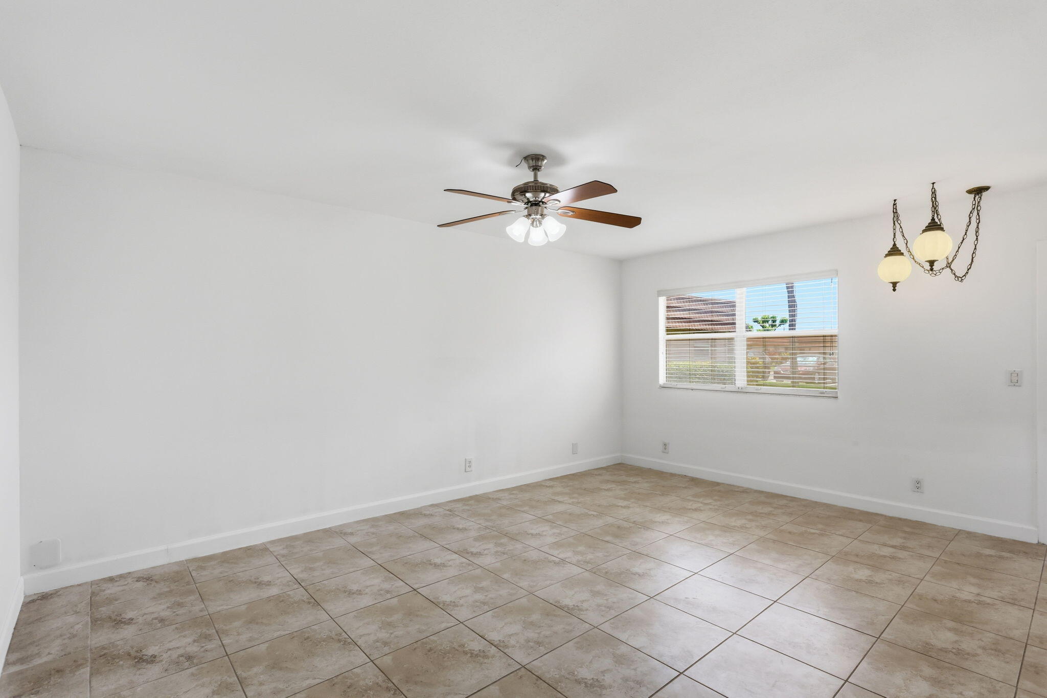 KINGS POINT SEVILLE CONDOS - Residential
