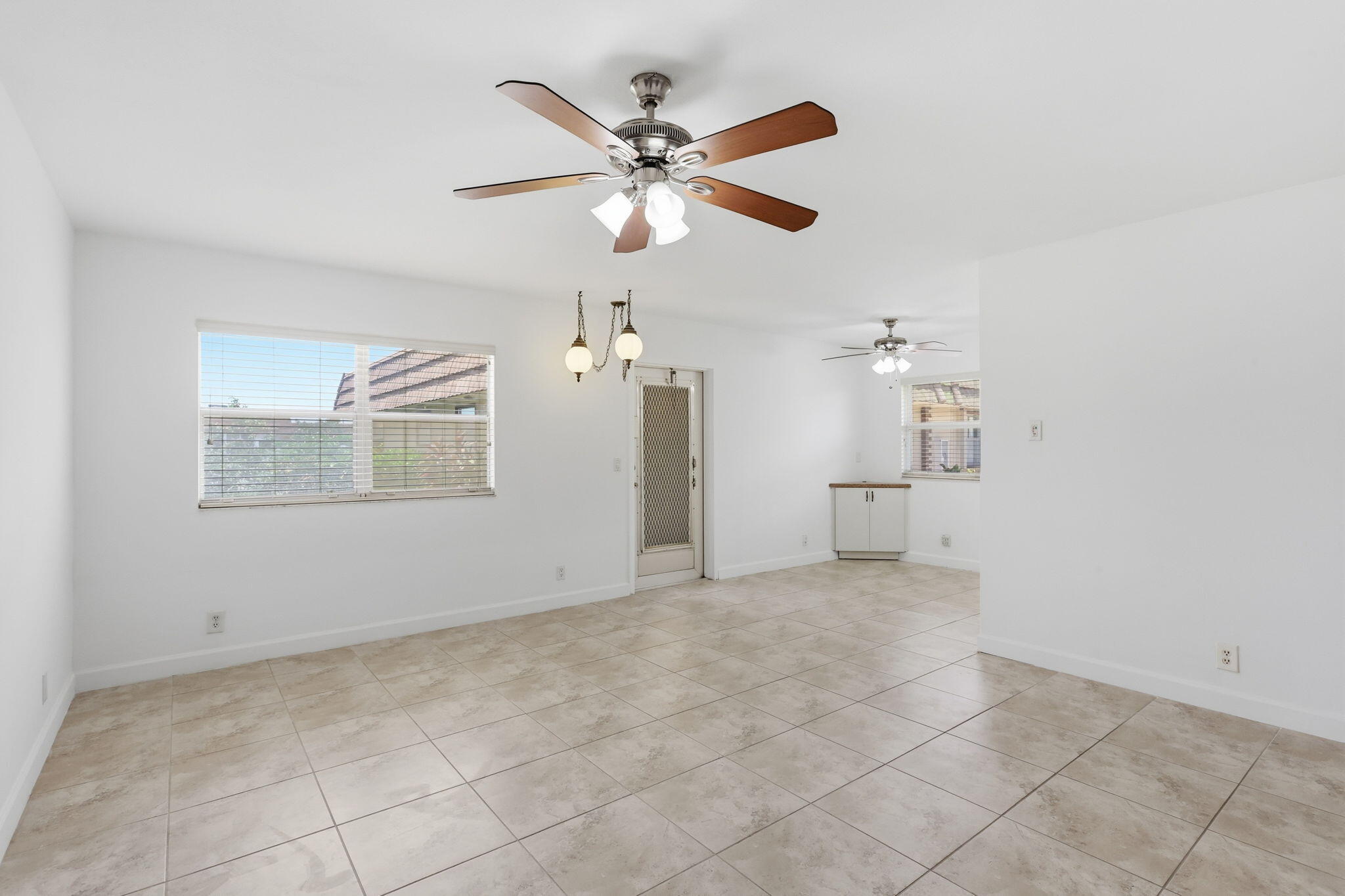 KINGS POINT SEVILLE CONDOS - Residential