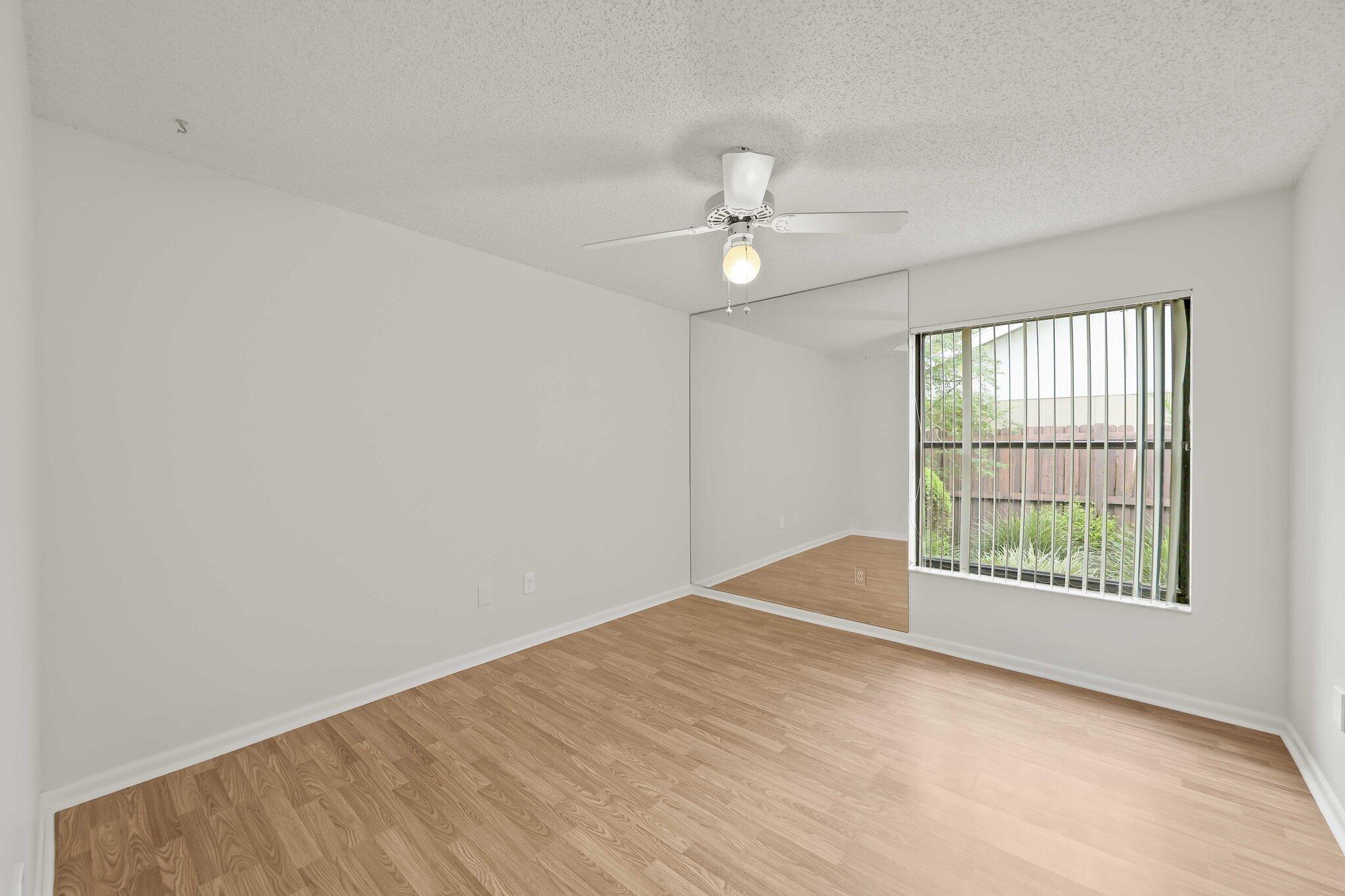 PINEWOOD EAST 2 OF WELLINGTON - Residential