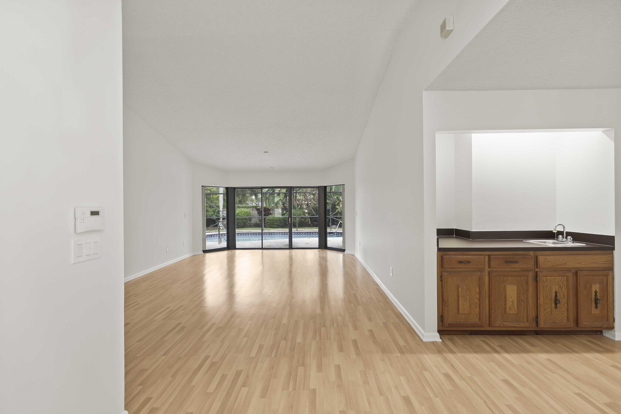 PINEWOOD EAST 2 OF WELLINGTON - Residential