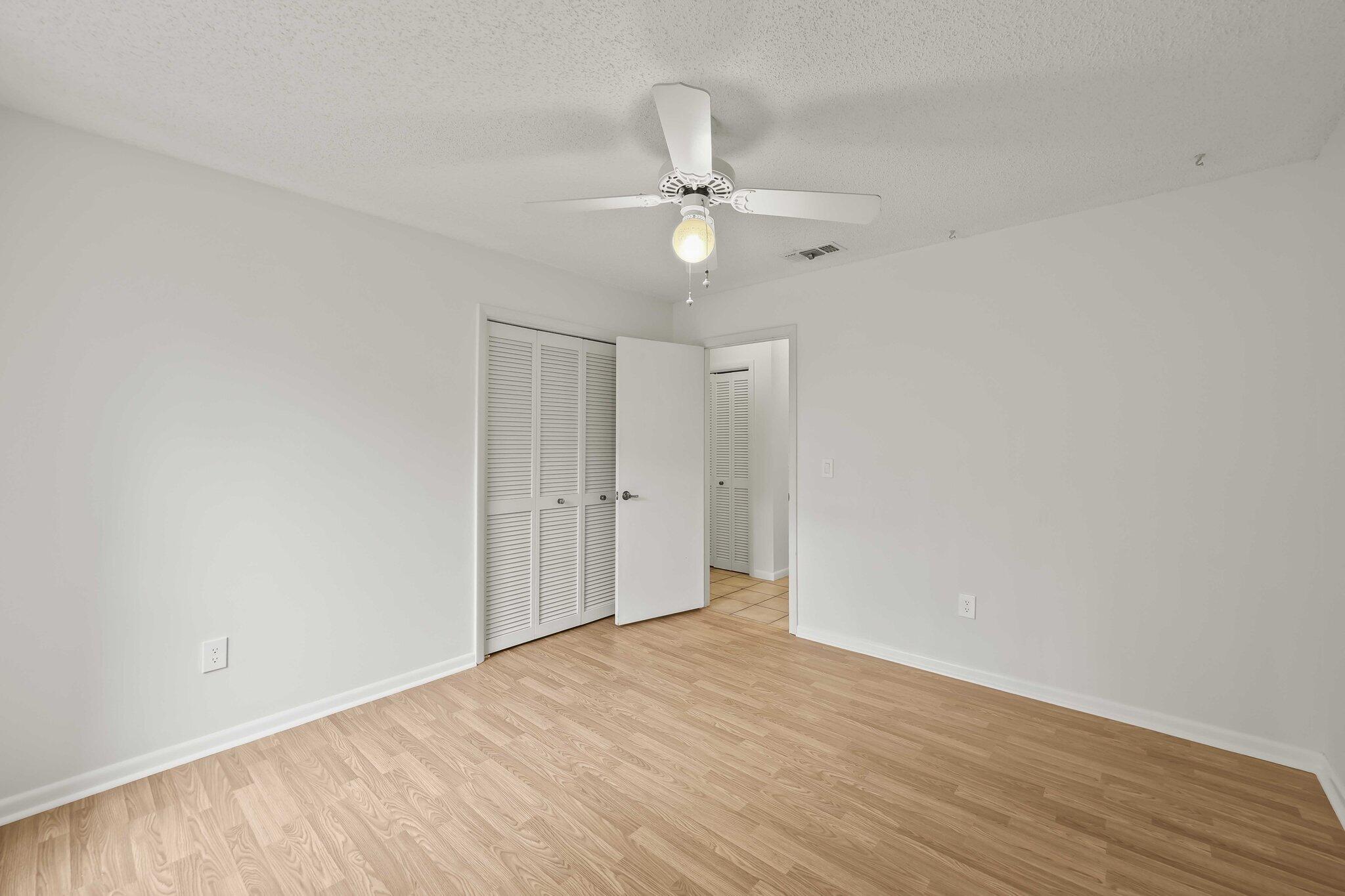 PINEWOOD EAST 2 OF WELLINGTON - Residential