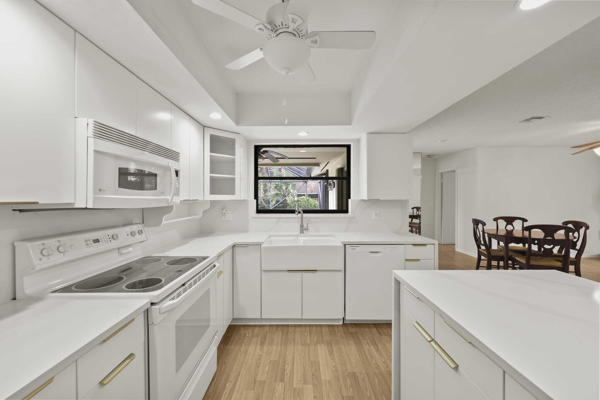 PINEWOOD EAST 2 OF WELLINGTON - Residential