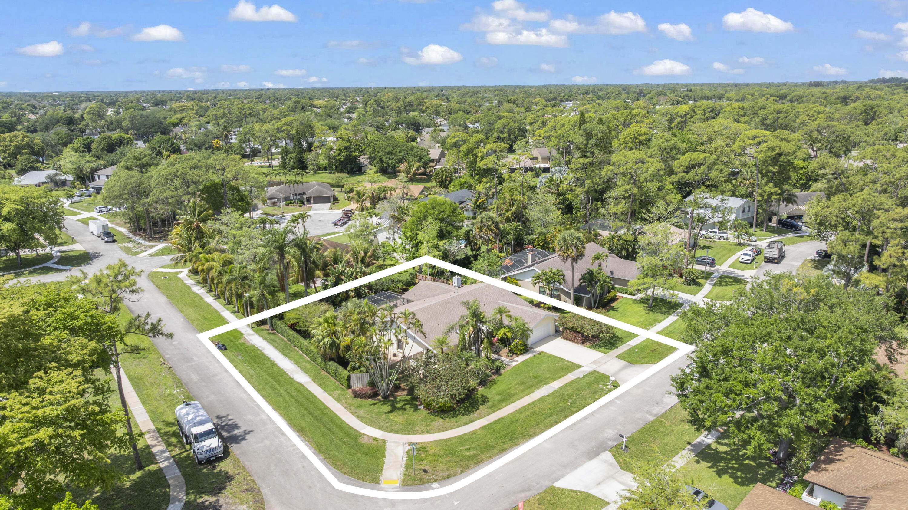 PINEWOOD EAST 2 OF WELLINGTON - Residential