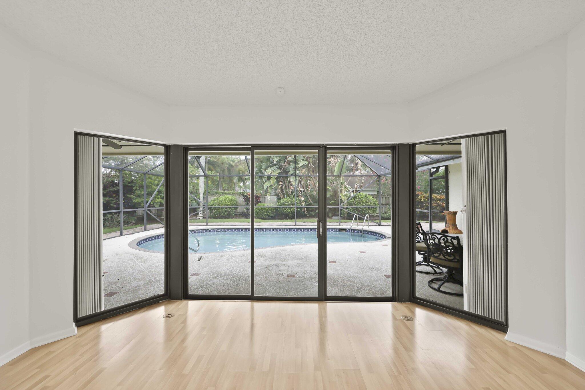 PINEWOOD EAST 2 OF WELLINGTON - Residential