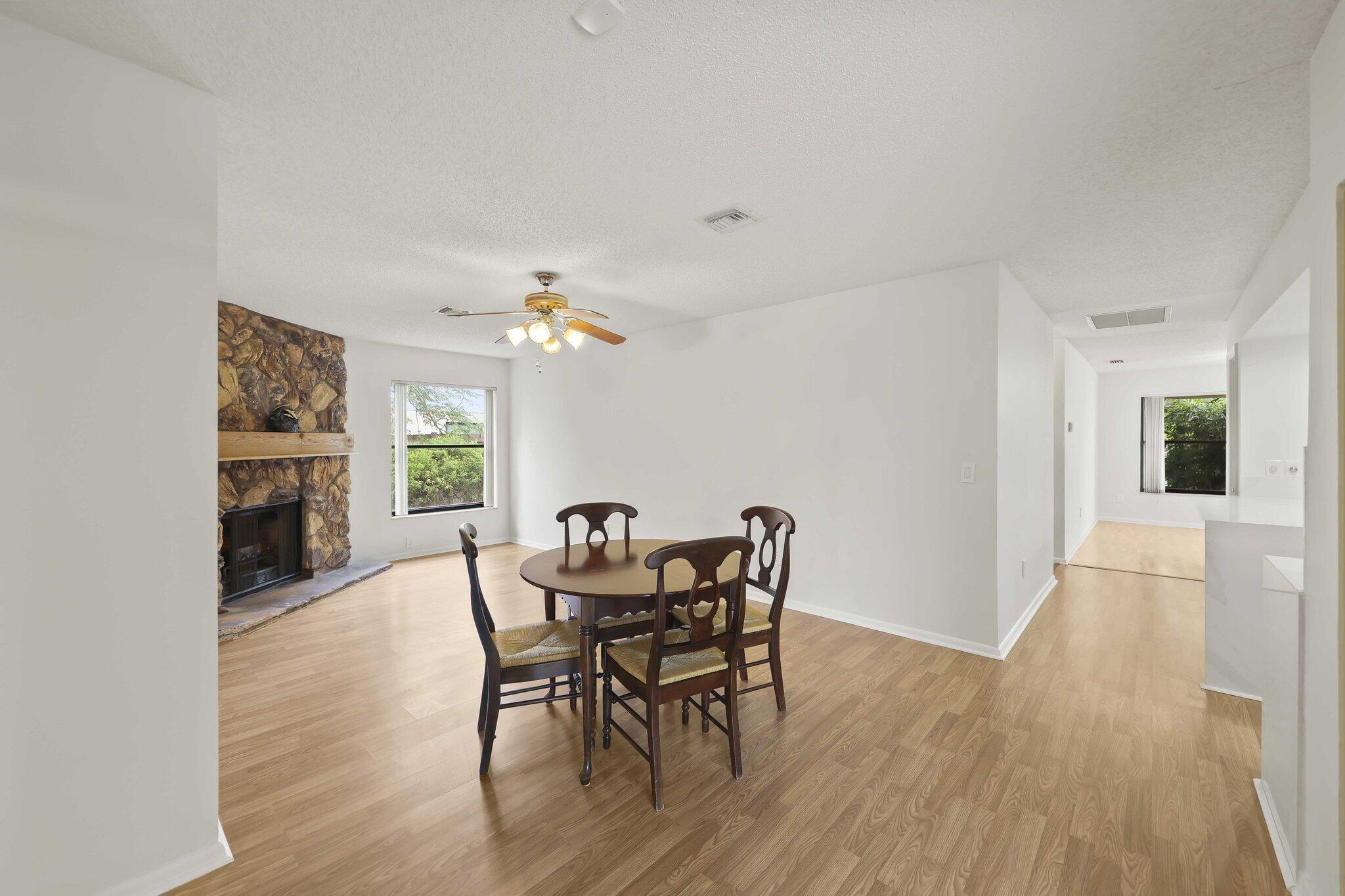 PINEWOOD EAST 2 OF WELLINGTON - Residential