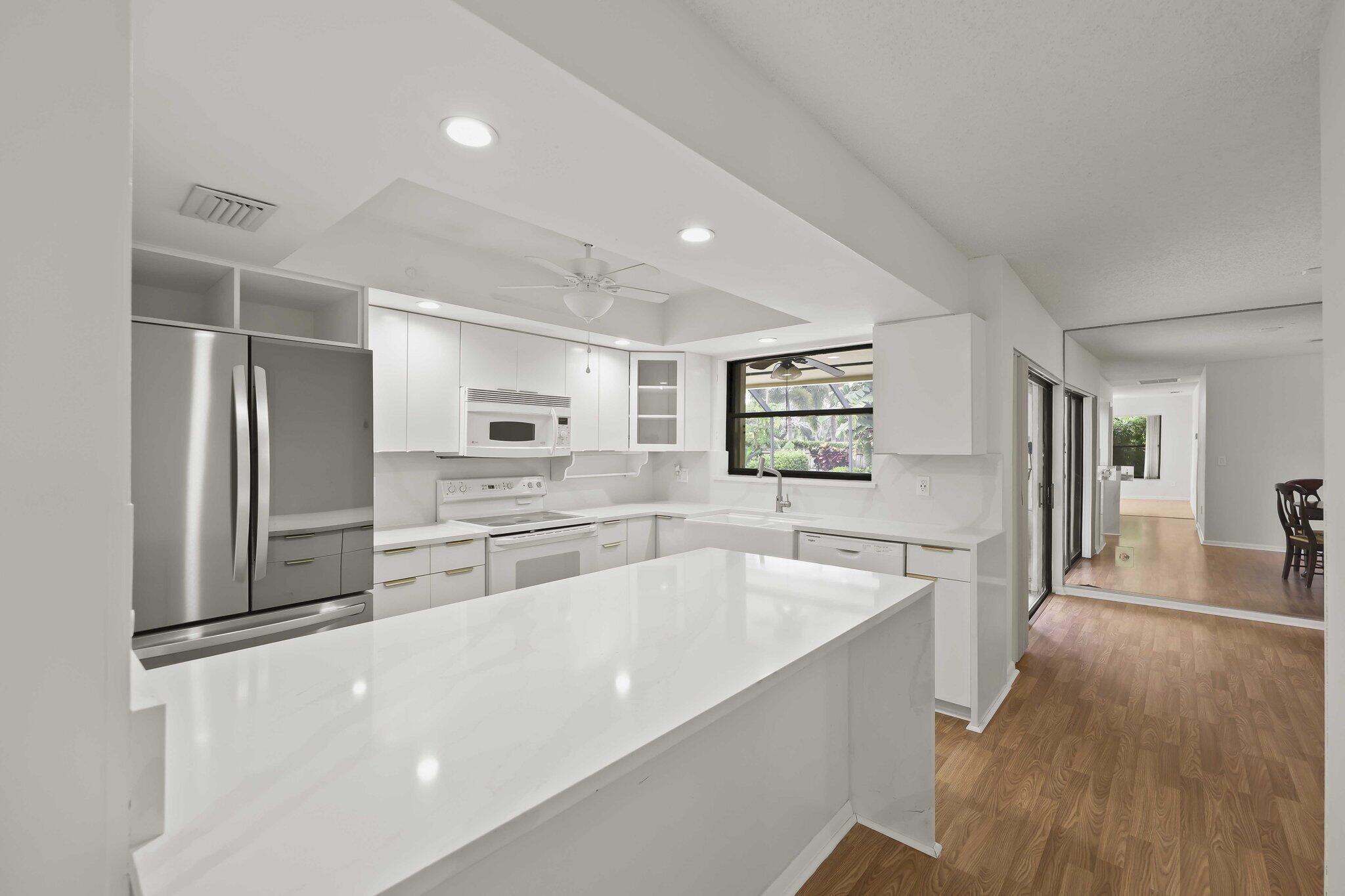 PINEWOOD EAST 2 OF WELLINGTON - Residential