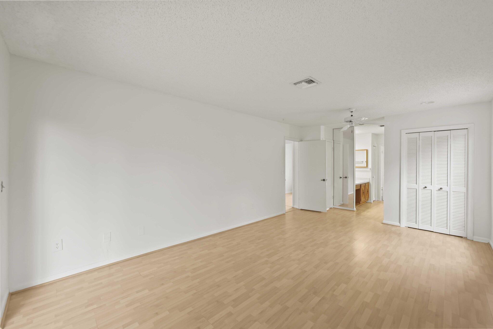 PINEWOOD EAST 2 OF WELLINGTON - Residential