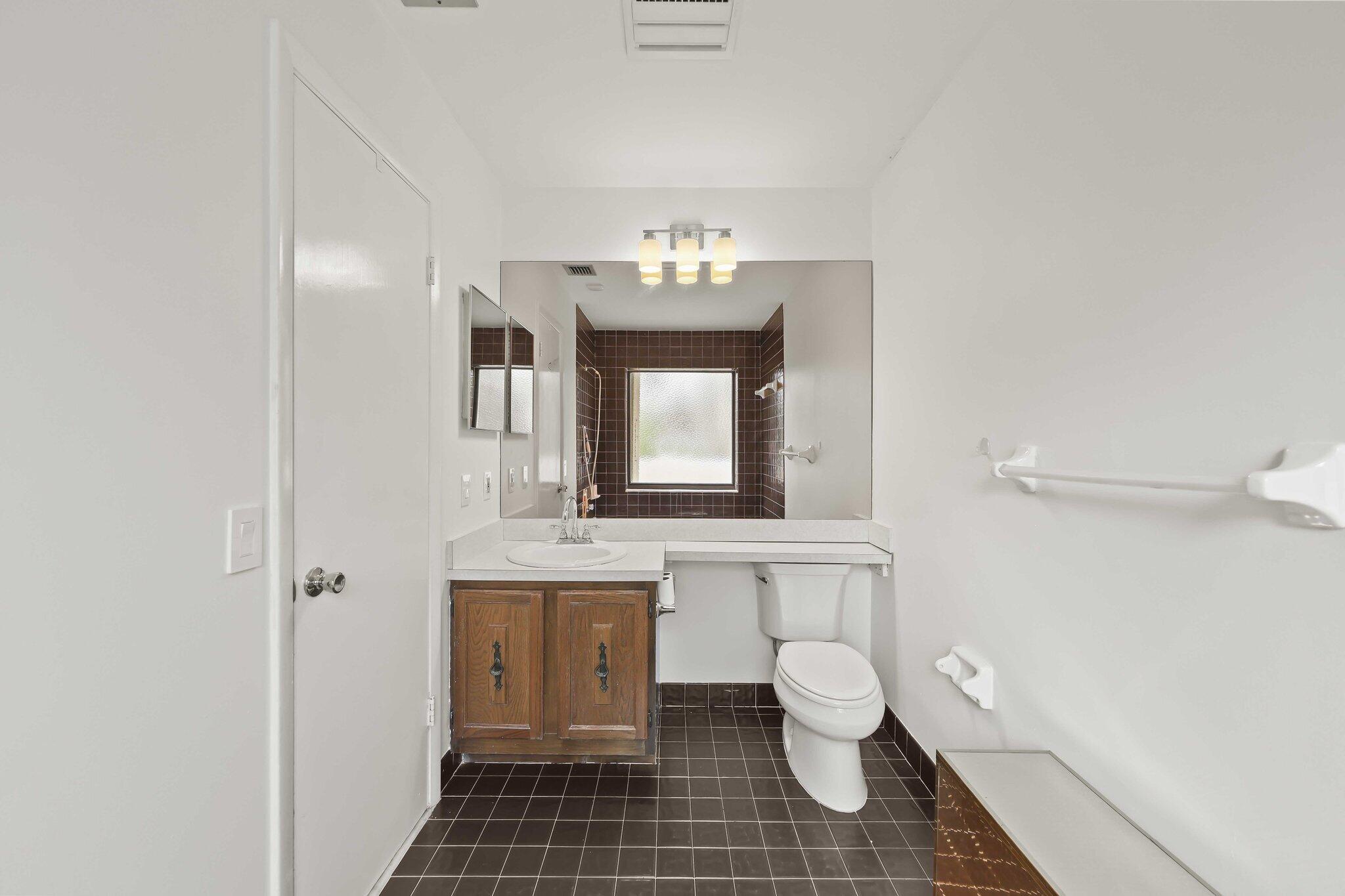 PINEWOOD EAST 2 OF WELLINGTON - Residential