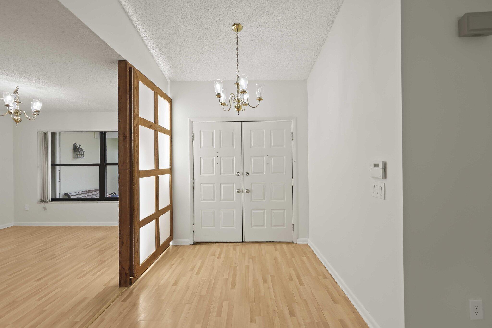 PINEWOOD EAST 2 OF WELLINGTON - Residential