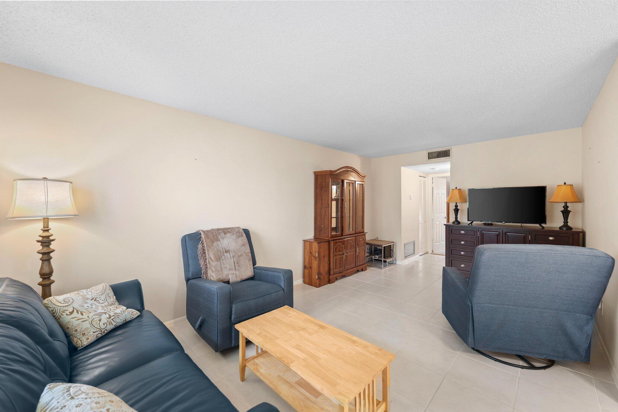 VISTA PINES CONDO - Residential