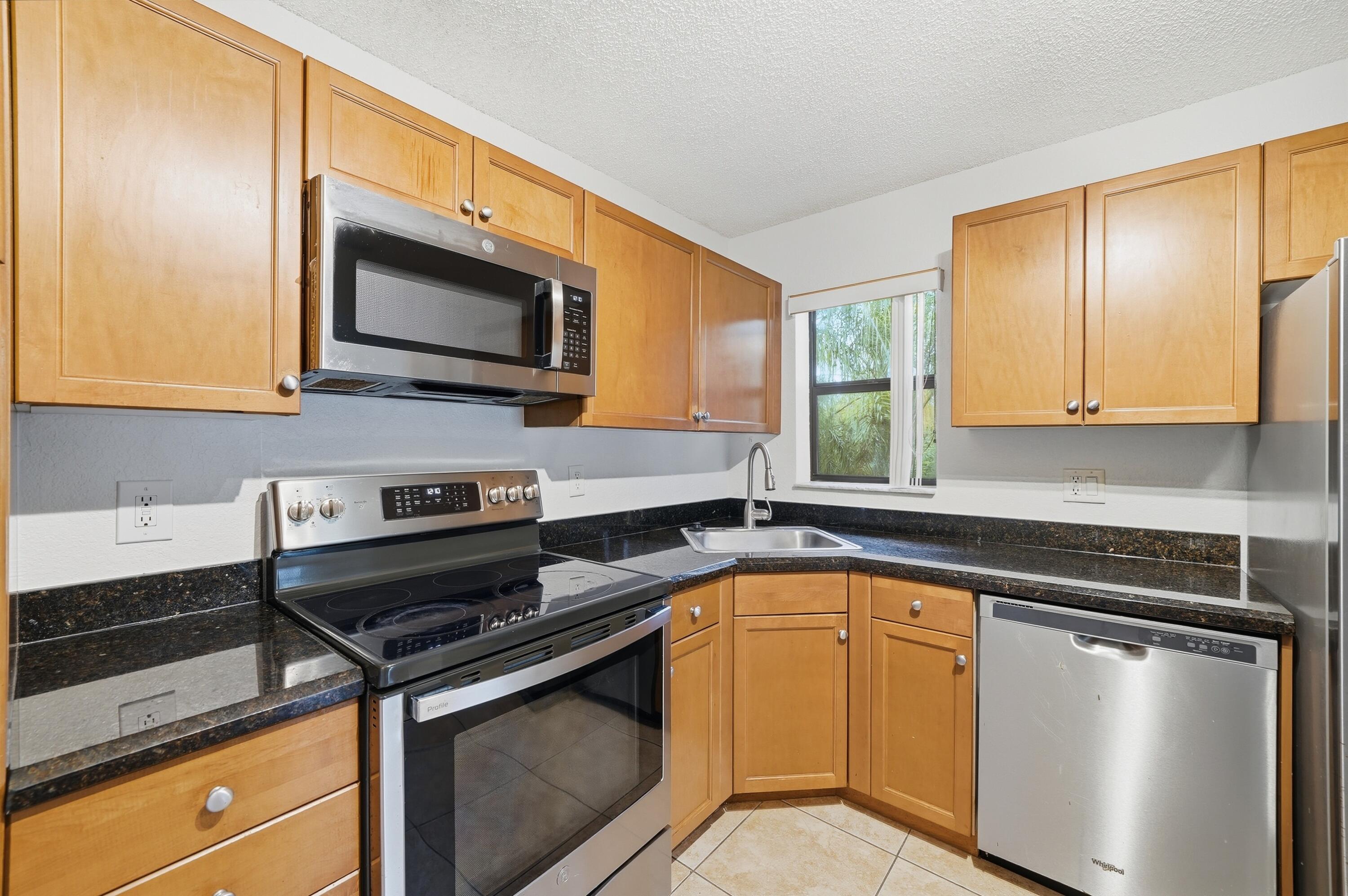 CENTERPOINTE CONDO - Residential