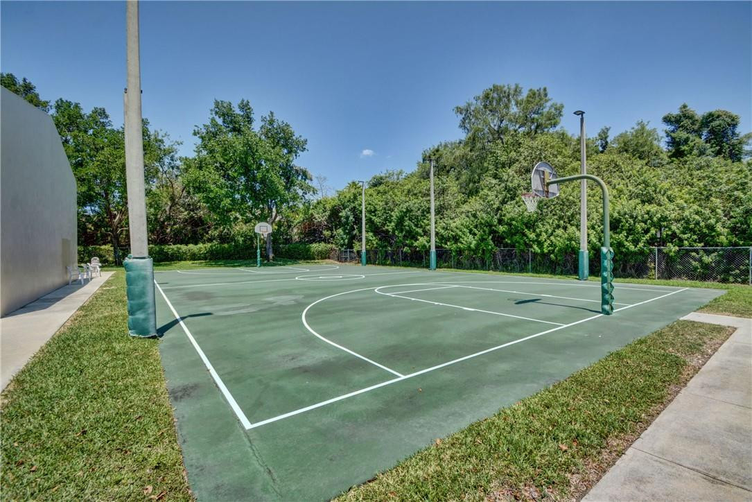 CENTERPOINTE CONDO - Residential