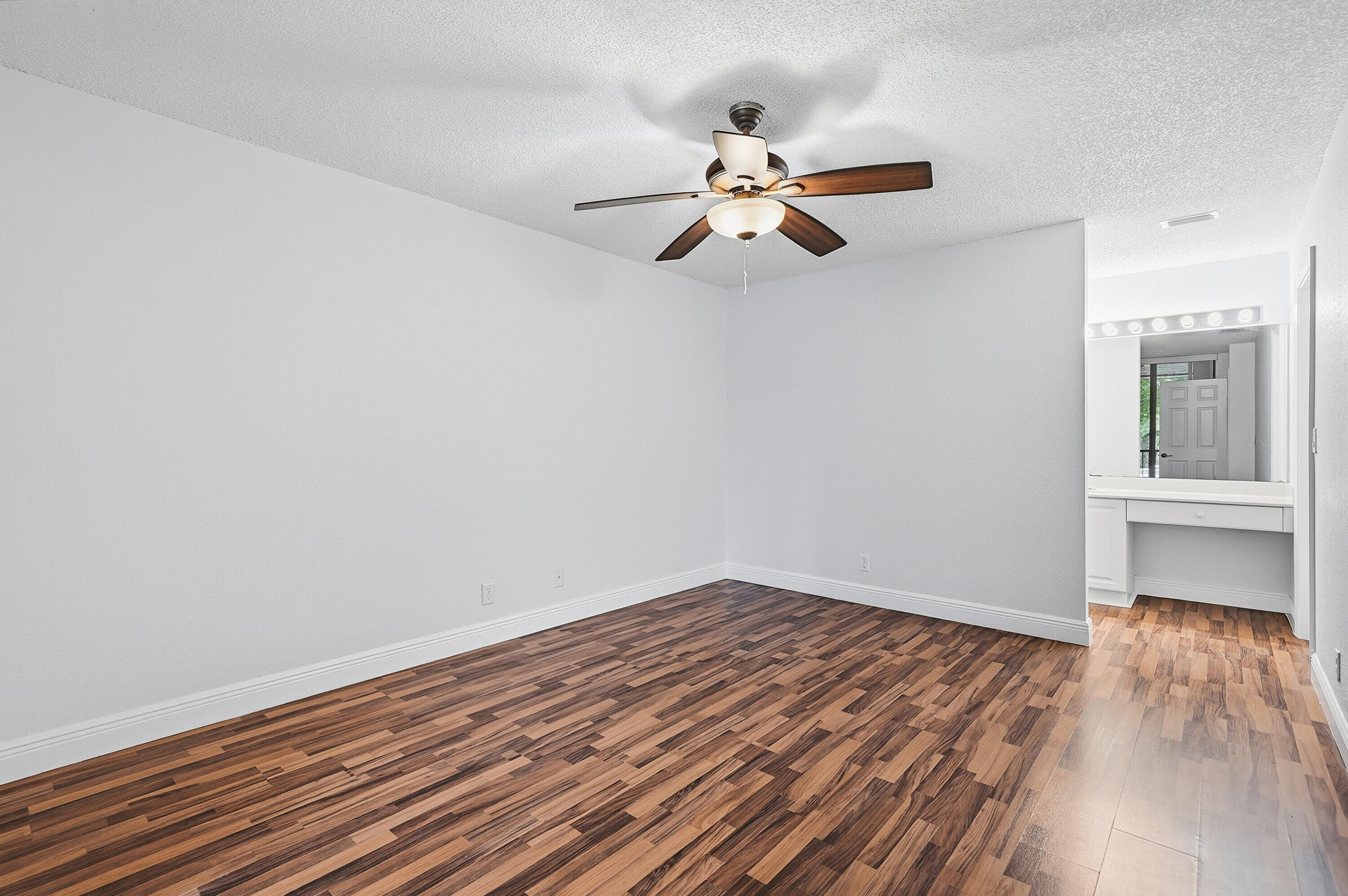 CENTERPOINTE CONDO - Residential