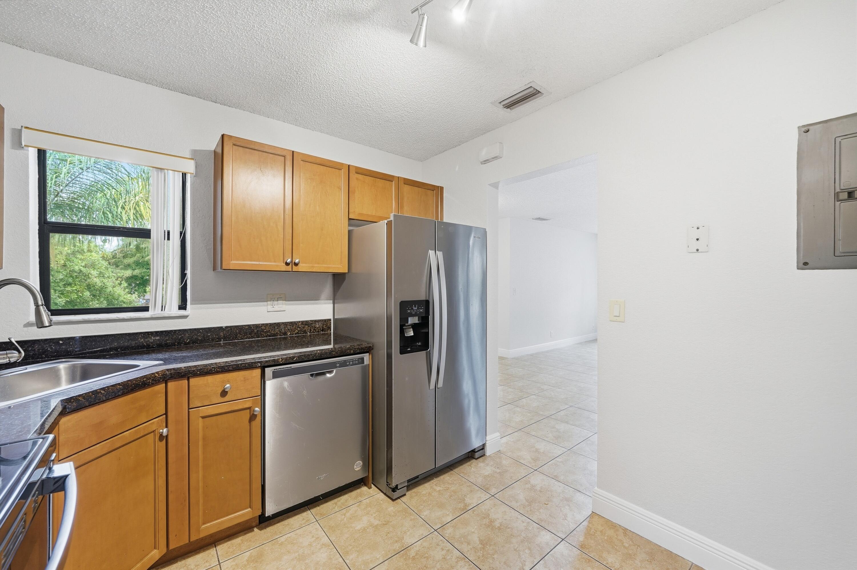 CENTERPOINTE CONDO - Residential