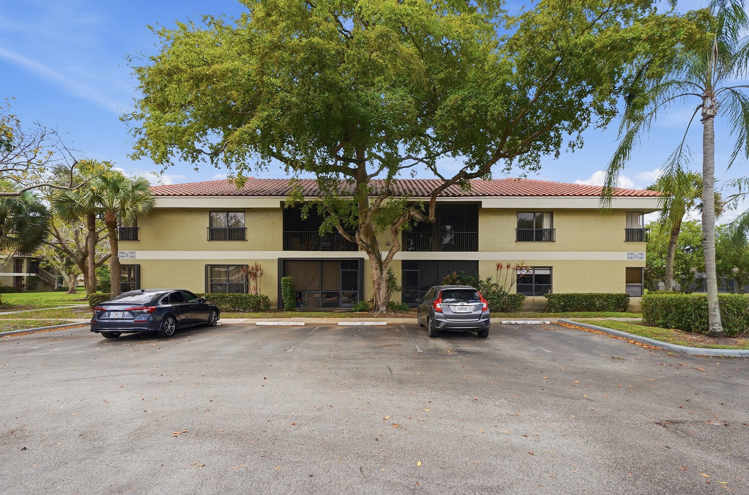 CENTERPOINTE CONDO - Residential