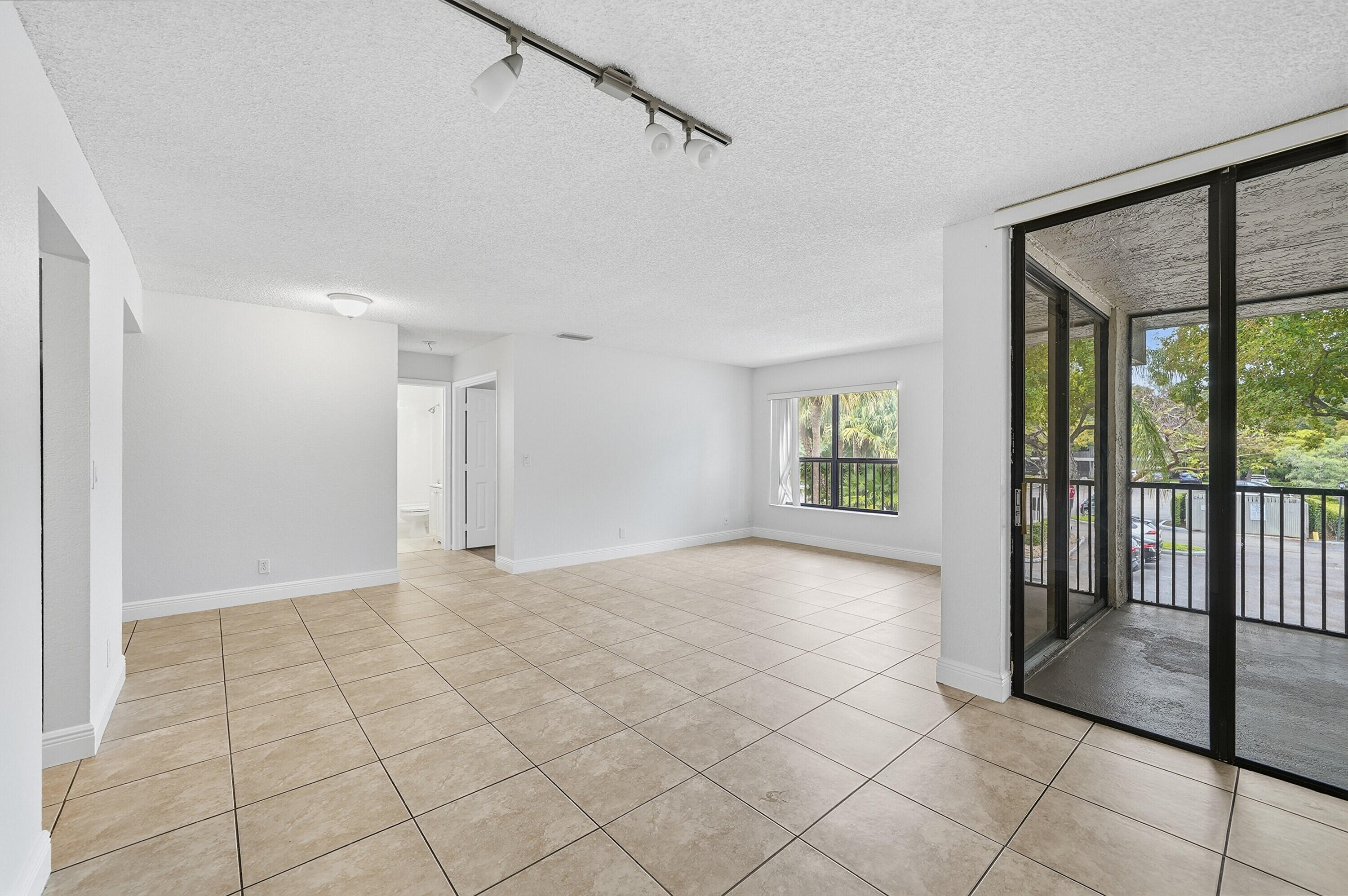 CENTERPOINTE CONDO - Residential