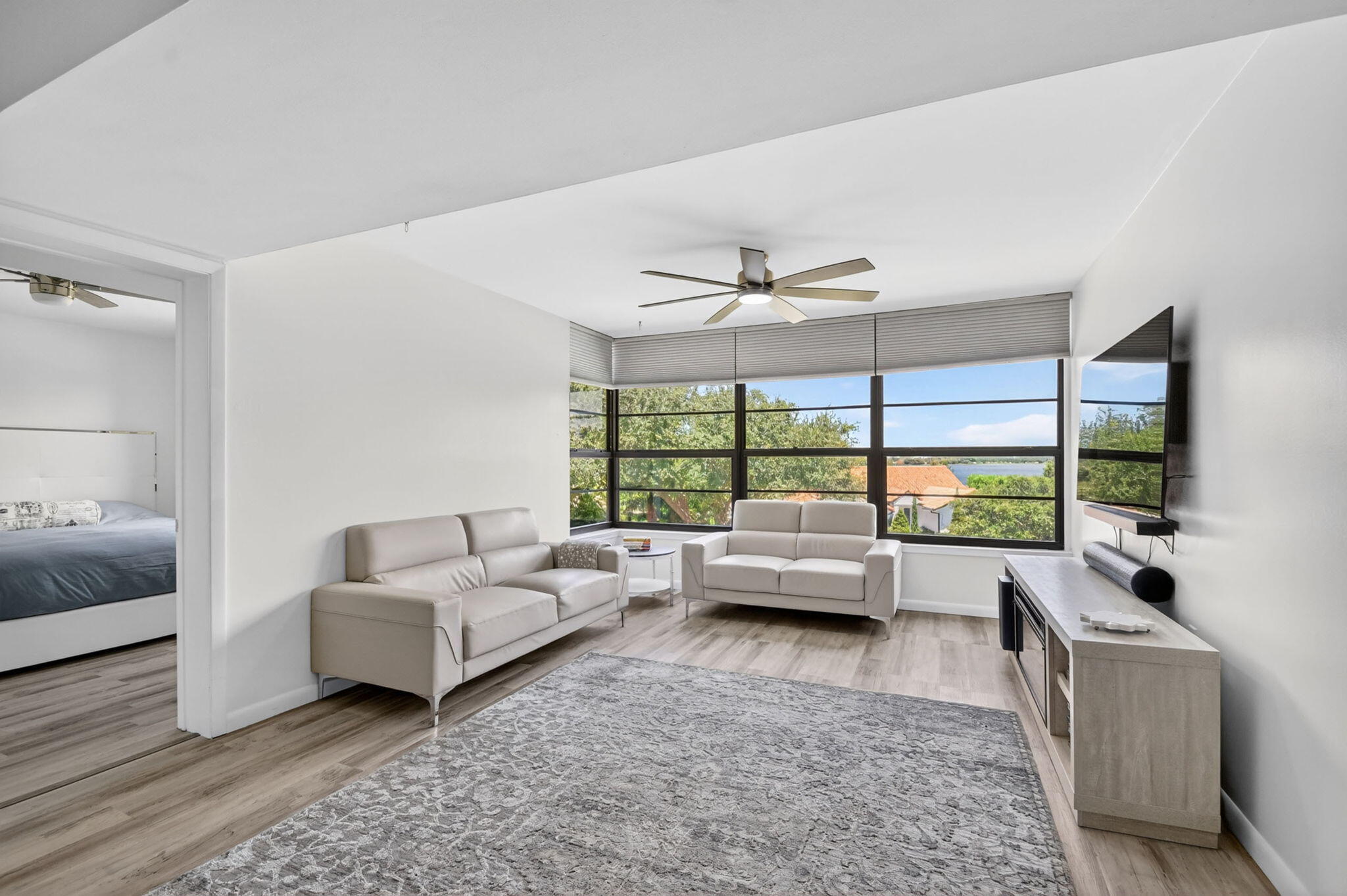 WHITEHALL CONDO OF THE LANDS OF THE PRESIDENT - Residential