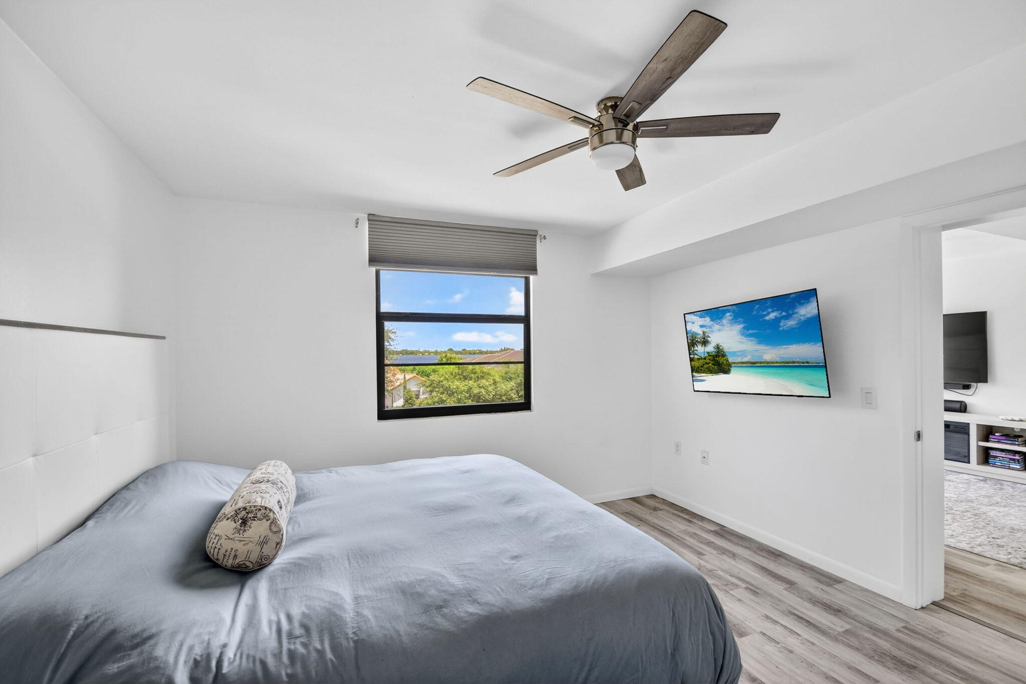 WHITEHALL CONDO OF THE LANDS OF THE PRESIDENT - Residential