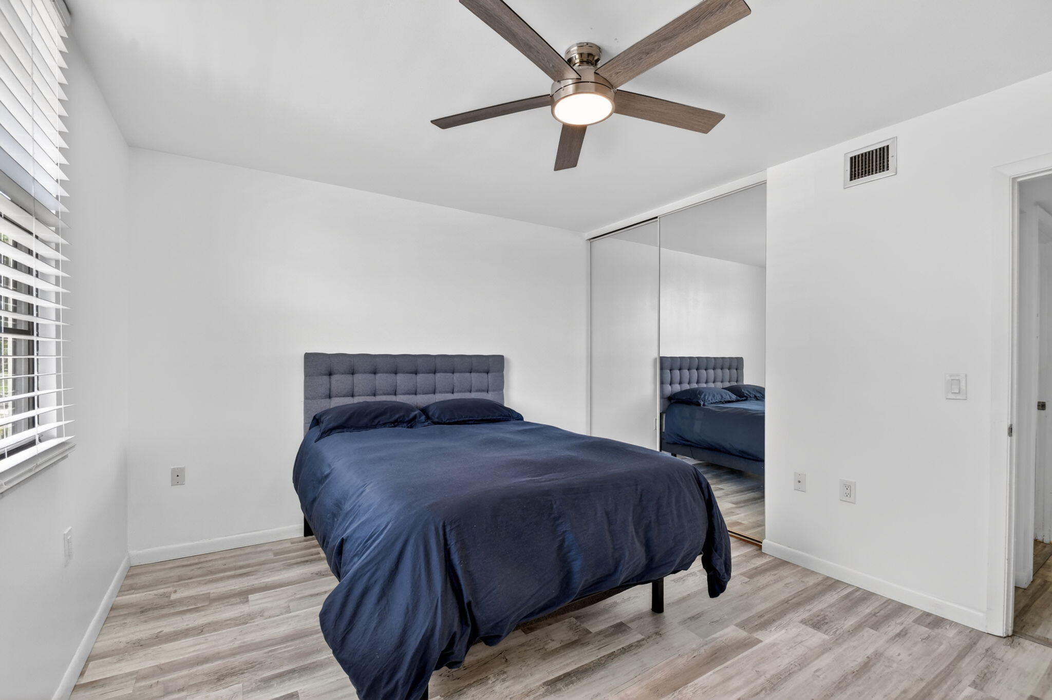 WHITEHALL CONDO OF THE LANDS OF THE PRESIDENT - Residential