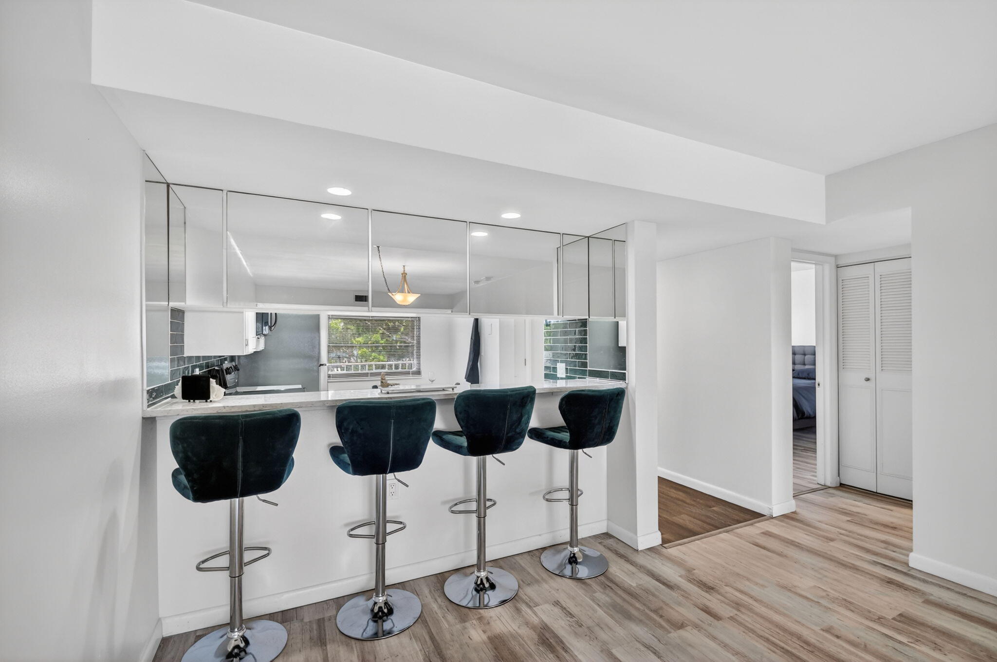 WHITEHALL CONDO OF THE LANDS OF THE PRESIDENT - Residential