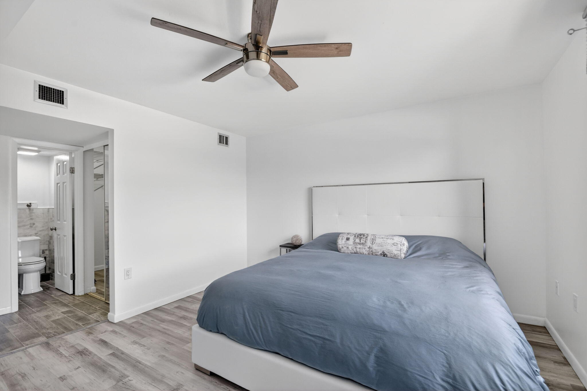WHITEHALL CONDO OF THE LANDS OF THE PRESIDENT - Residential