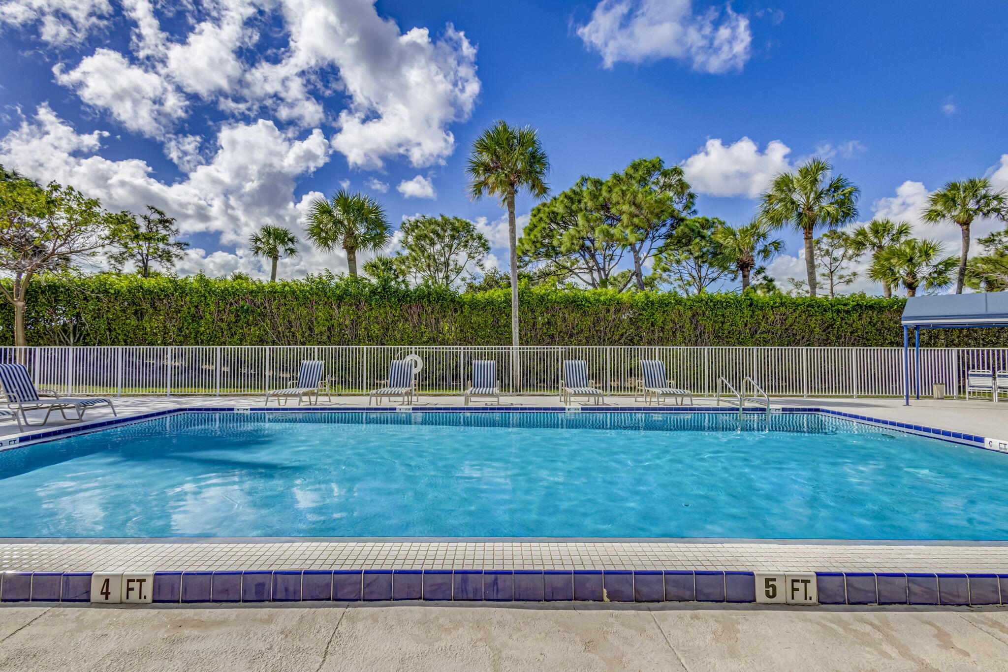 WHITEHALL CONDO OF THE LANDS OF THE PRESIDENT - Residential