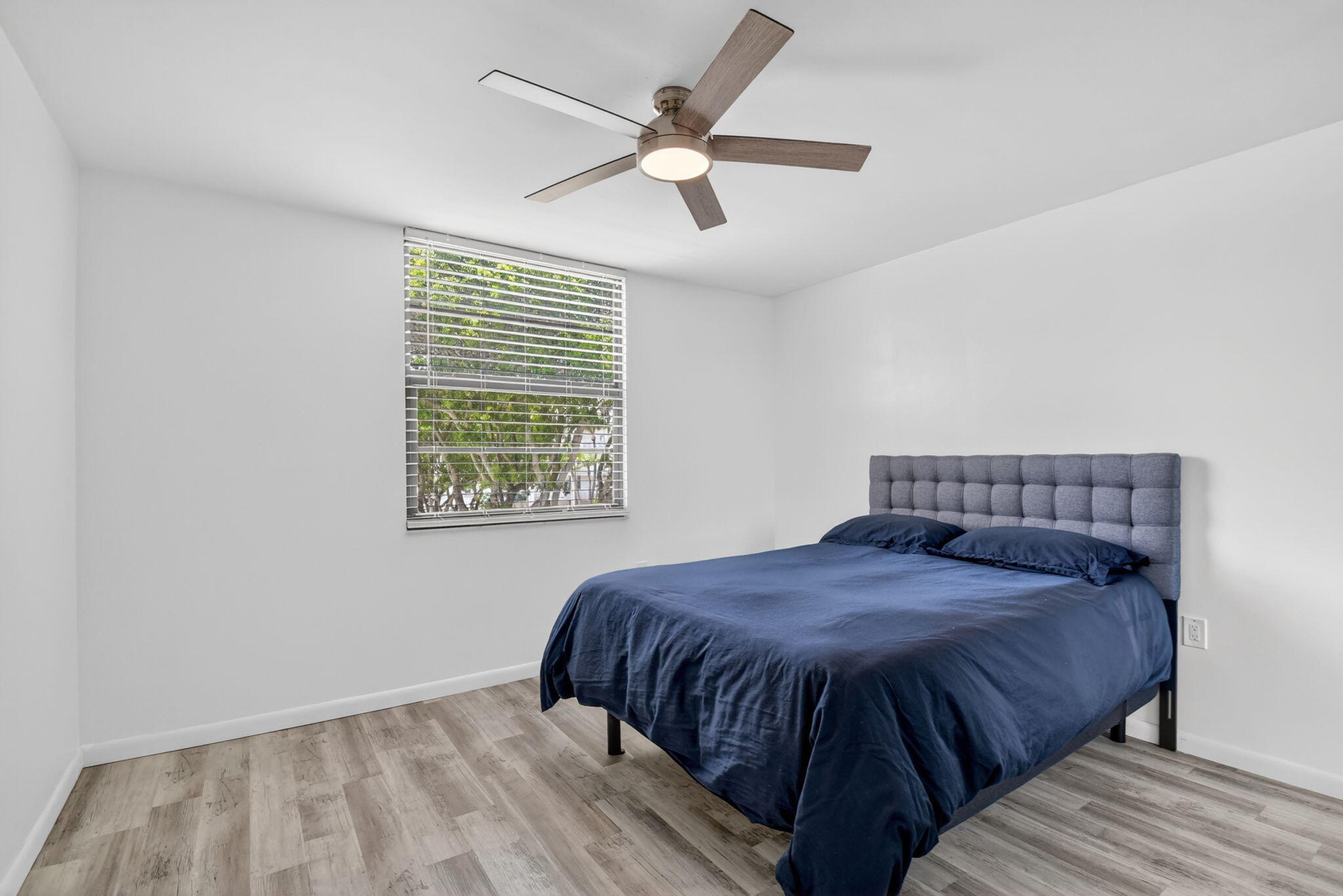 WHITEHALL CONDO OF THE LANDS OF THE PRESIDENT - Residential
