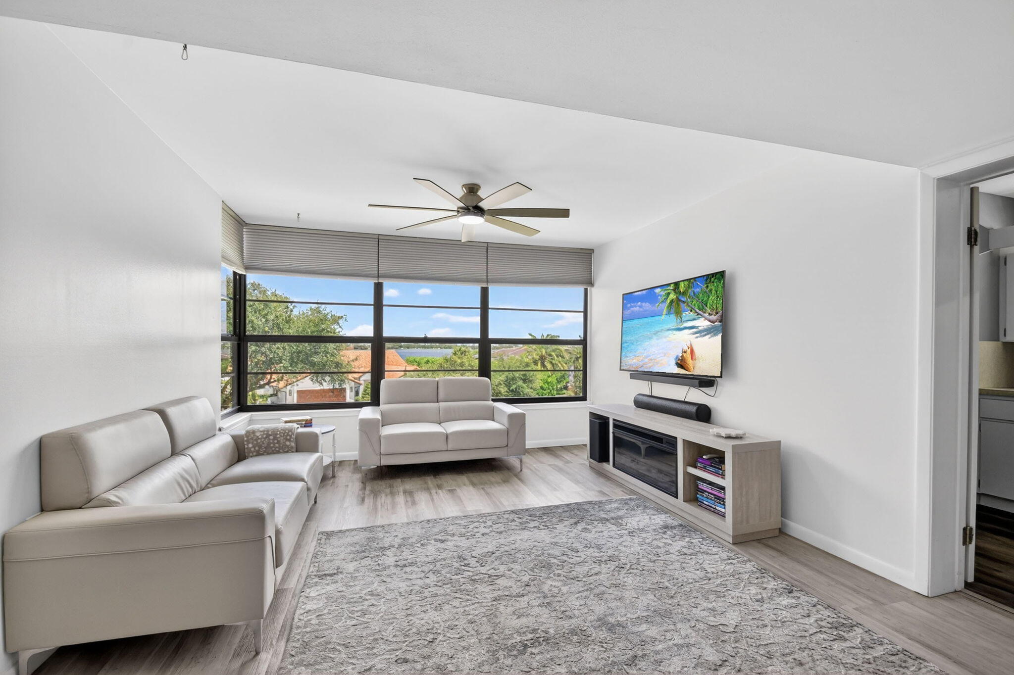 WHITEHALL CONDO OF THE LANDS OF THE PRESIDENT - Residential