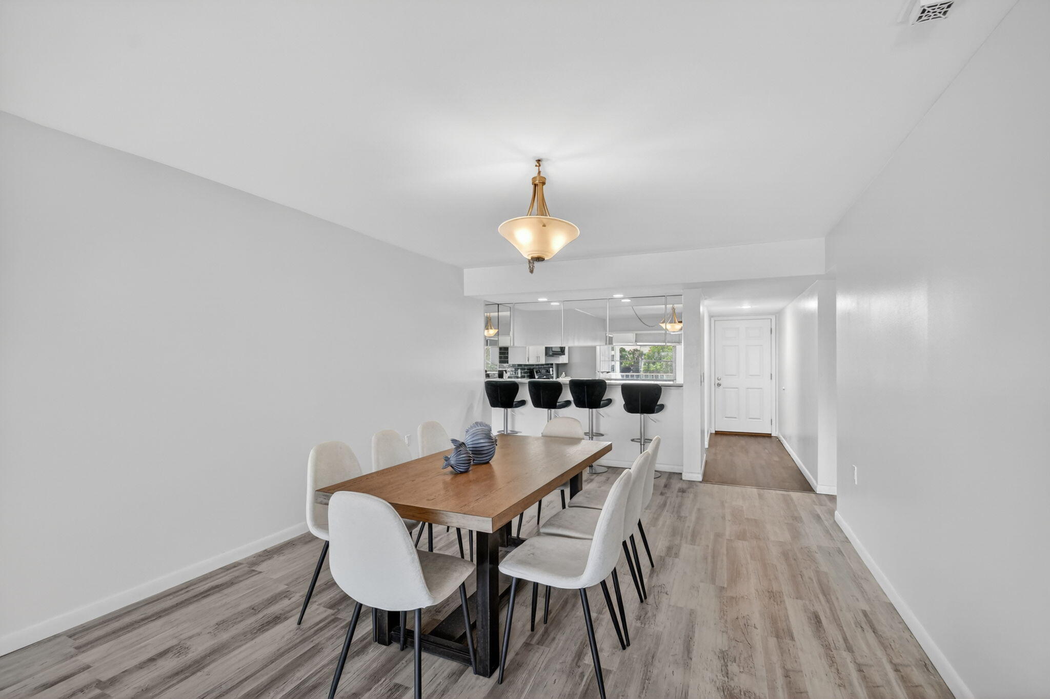 WHITEHALL CONDO OF THE LANDS OF THE PRESIDENT - Residential