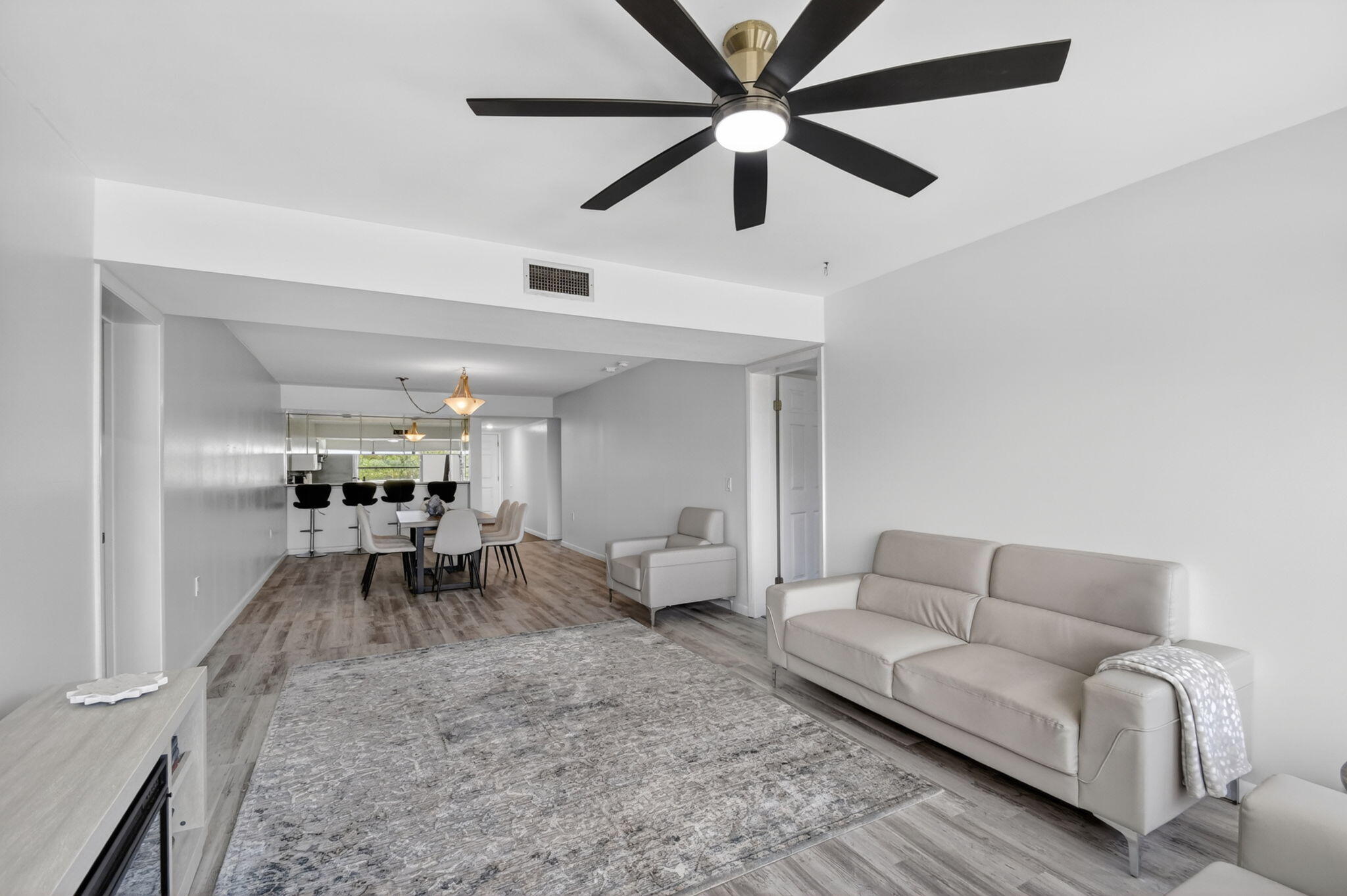 WHITEHALL CONDO OF THE LANDS OF THE PRESIDENT - Residential