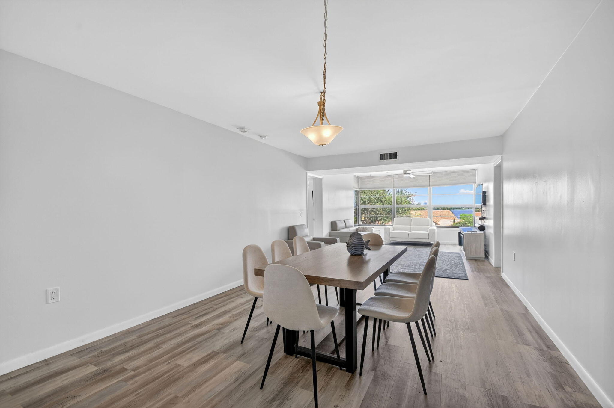 WHITEHALL CONDO OF THE LANDS OF THE PRESIDENT - Residential