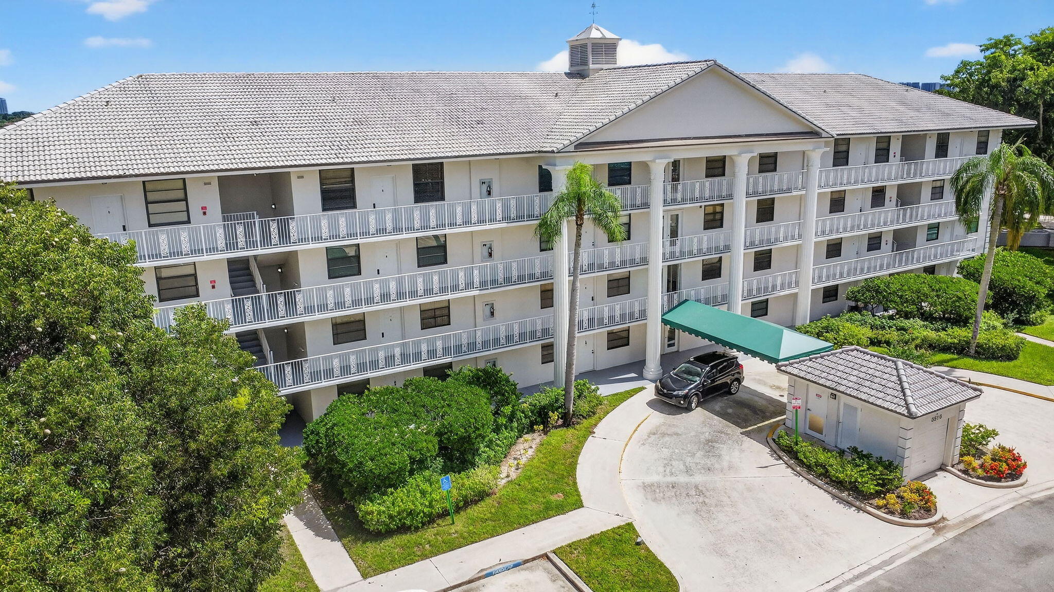 WHITEHALL CONDO OF THE LANDS OF THE PRESIDENT - Residential