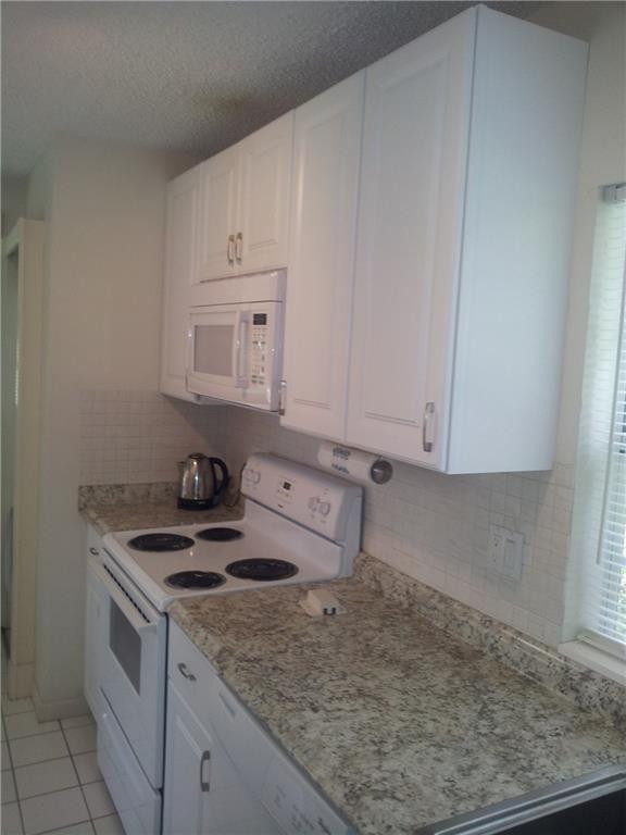 PLUM AT BOCA POINTE CONDOS ONE THRU 15 FILED IN OR - Residential Lease