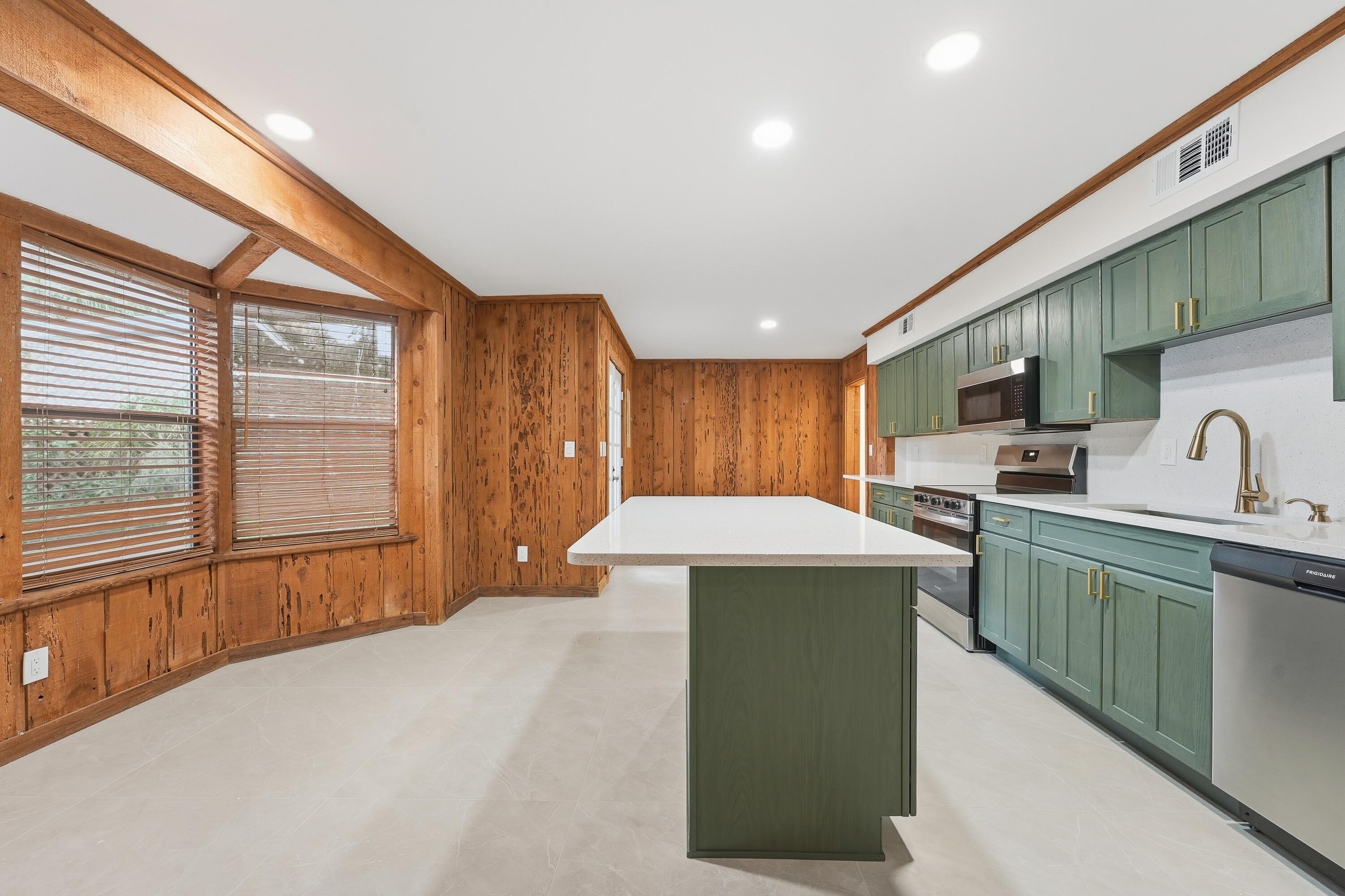 RUSTIC ACRES UNRECORDED - Residential
