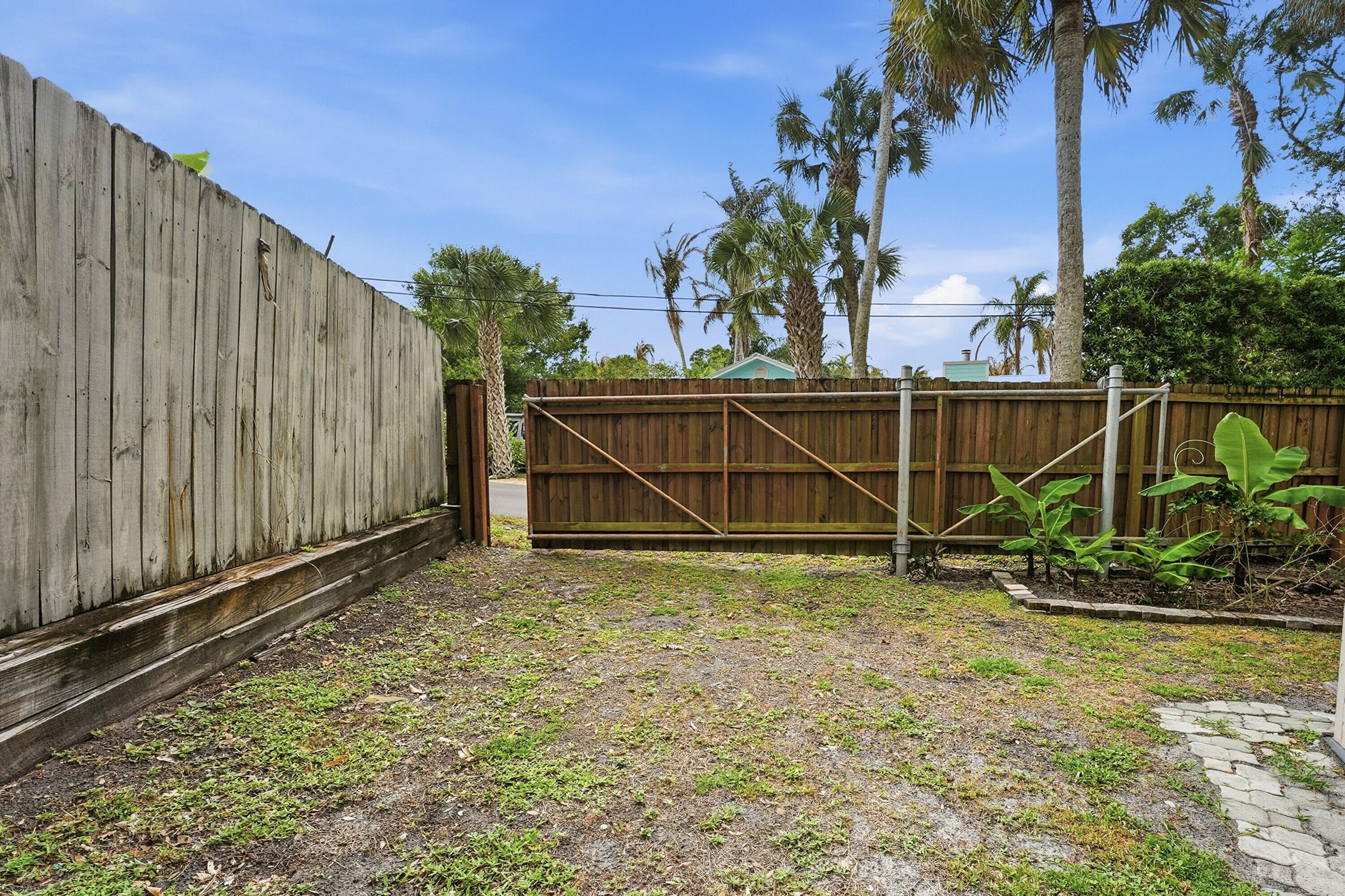 RUSTIC ACRES UNRECORDED - Residential