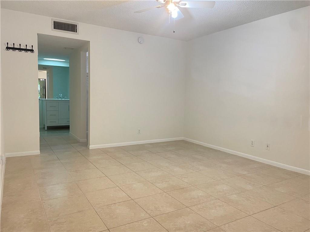CYPRESS BEND I-A CONDO - Residential Lease