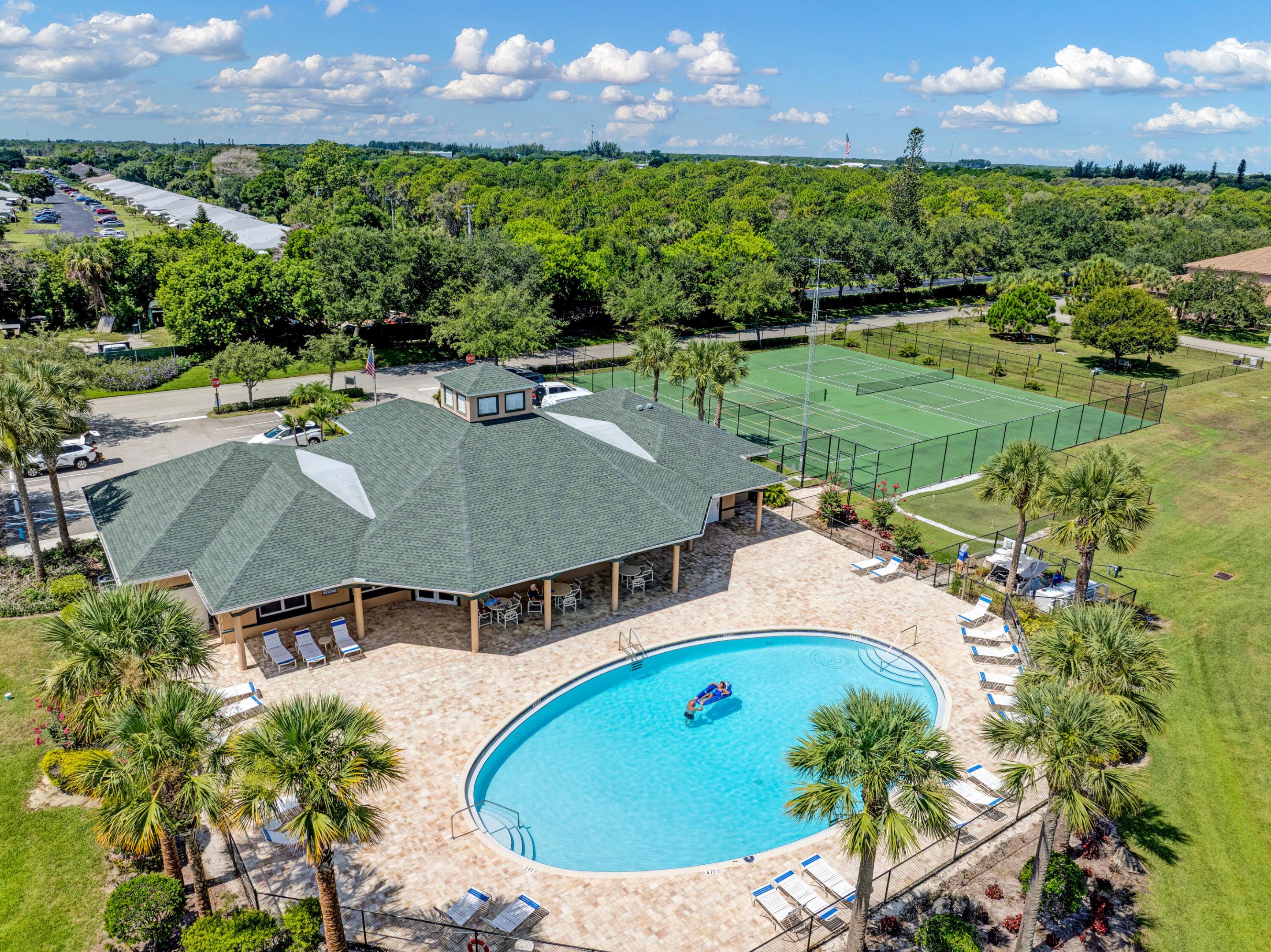 THE LAKES AT THE SAVANNAHS CONDOMINIUM - Residential