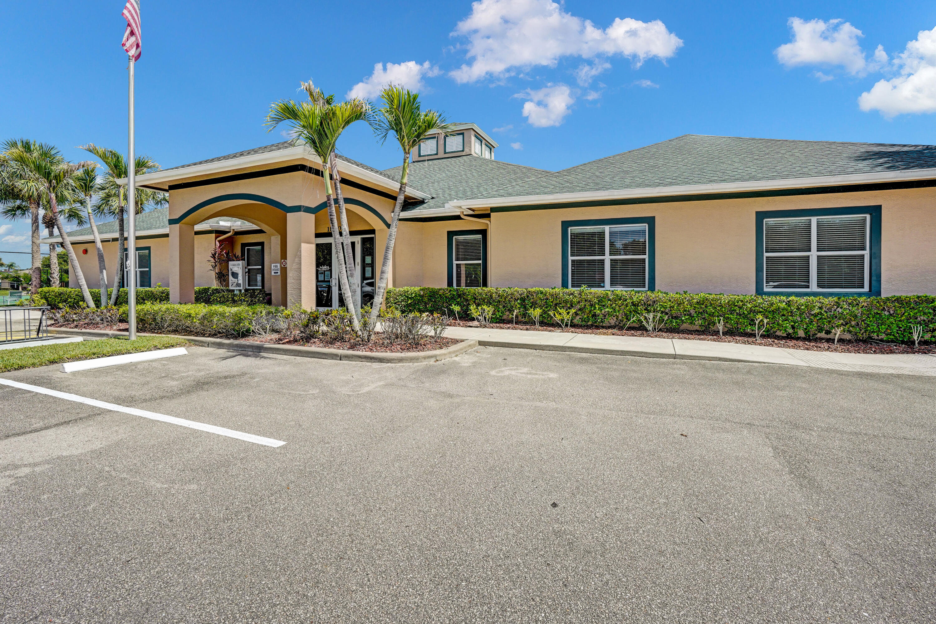 THE LAKES AT THE SAVANNAHS CONDOMINIUM - Residential
