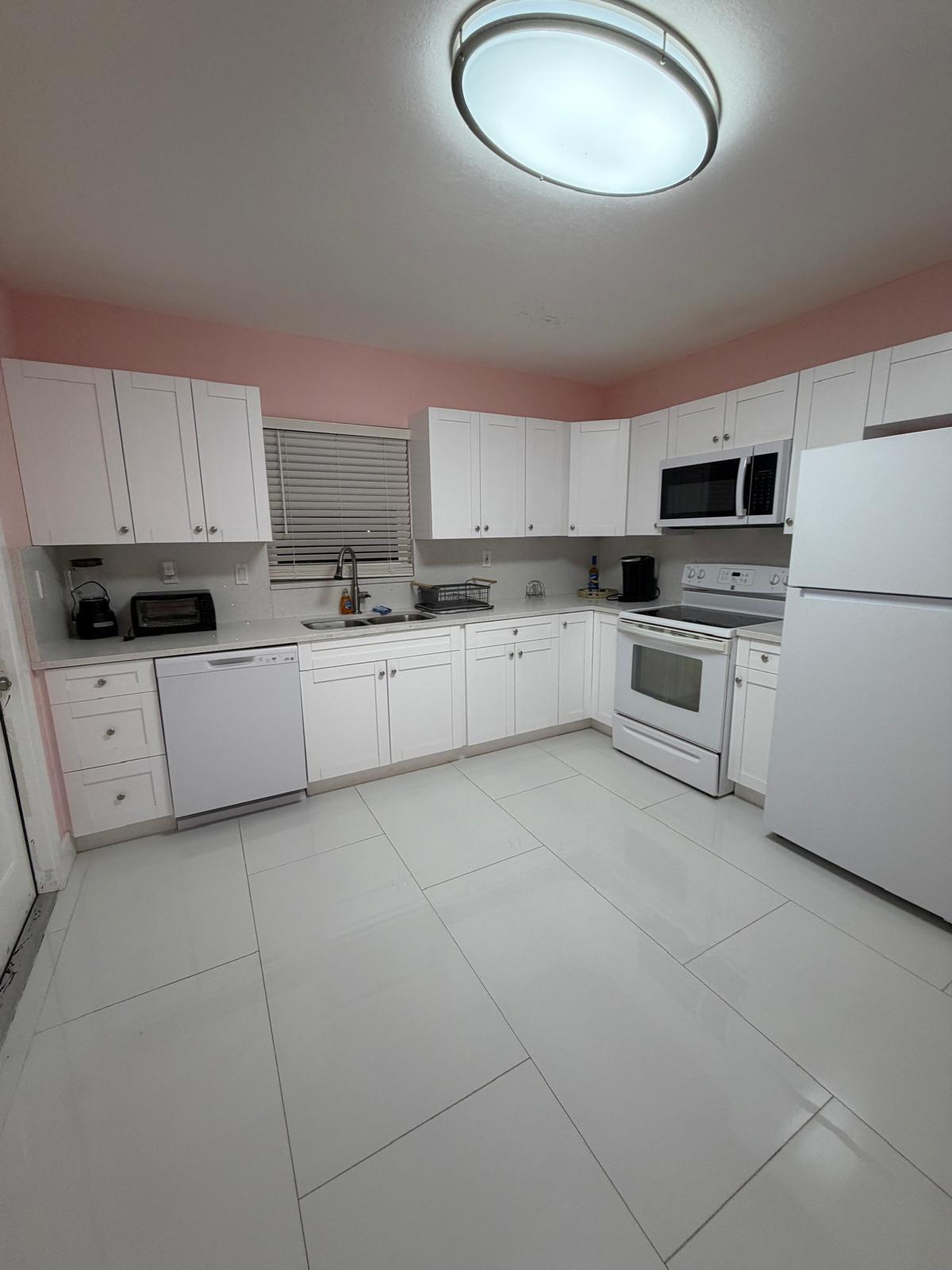 ARCH CREEKS ESTATES - Residential Lease
