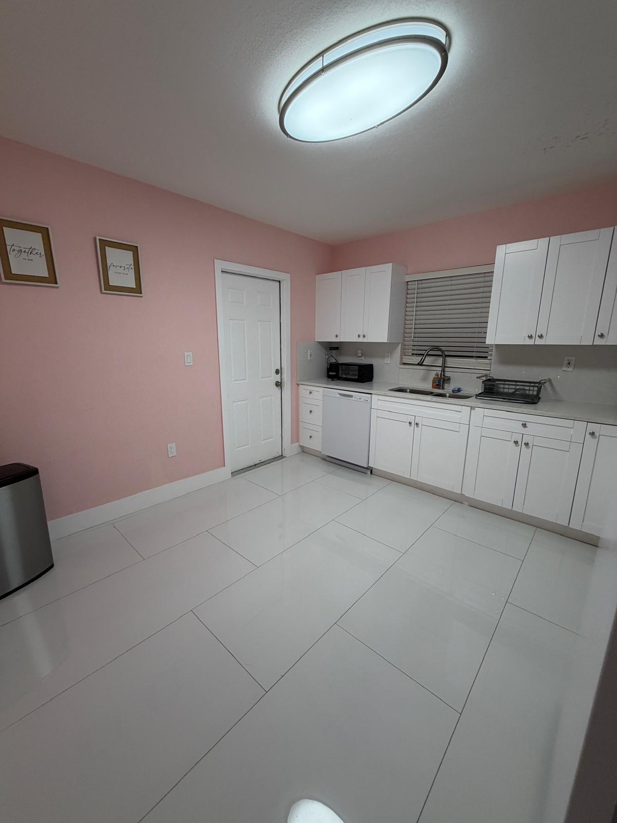 ARCH CREEKS ESTATES - Residential Lease
